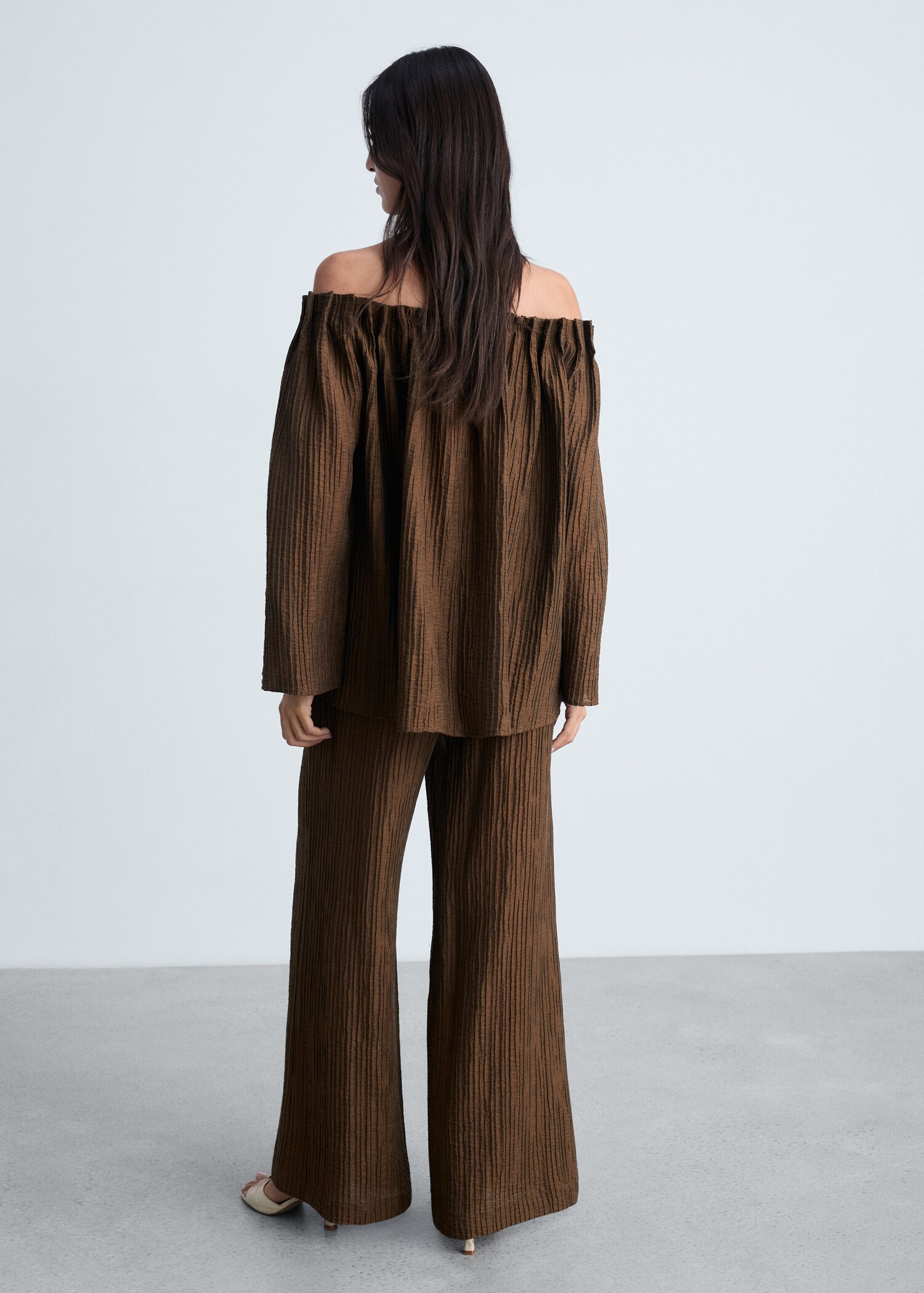 Straight textured trousers - Reverse of the article