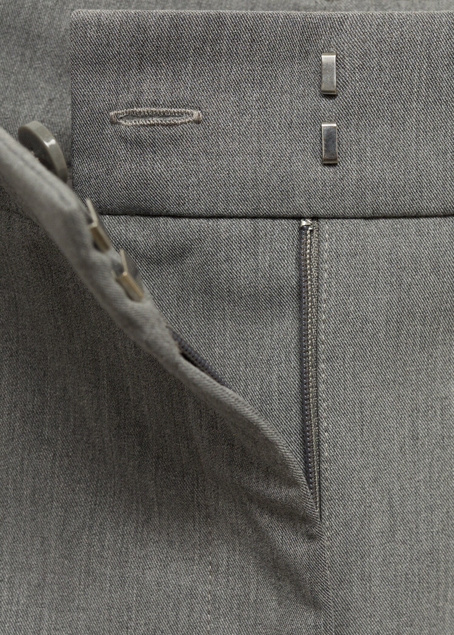 Straight mid-rise trousers - Details of the article 0