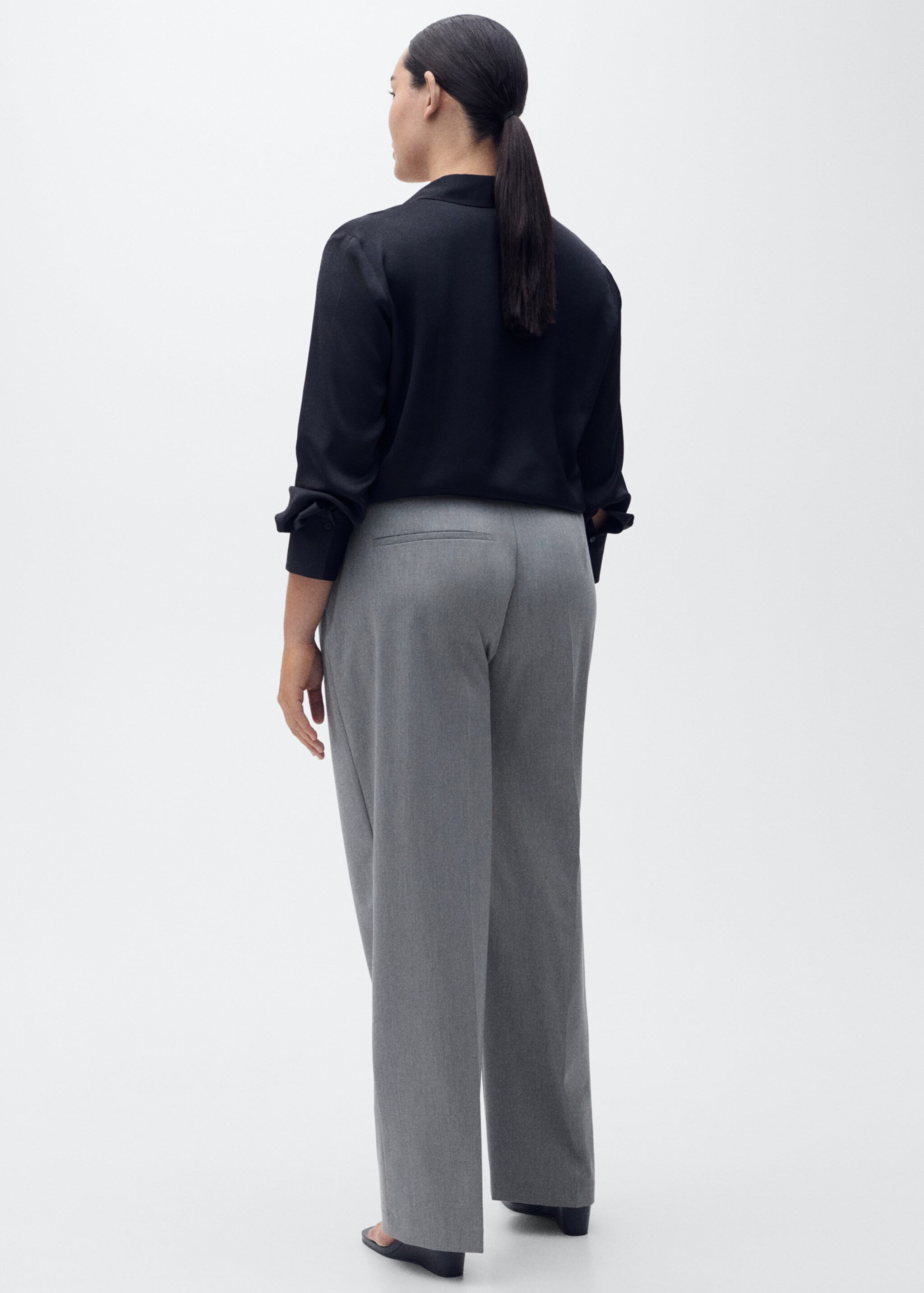 Straight mid-rise trousers - Details of the article 4, Grey. Ref: 87064800-00.