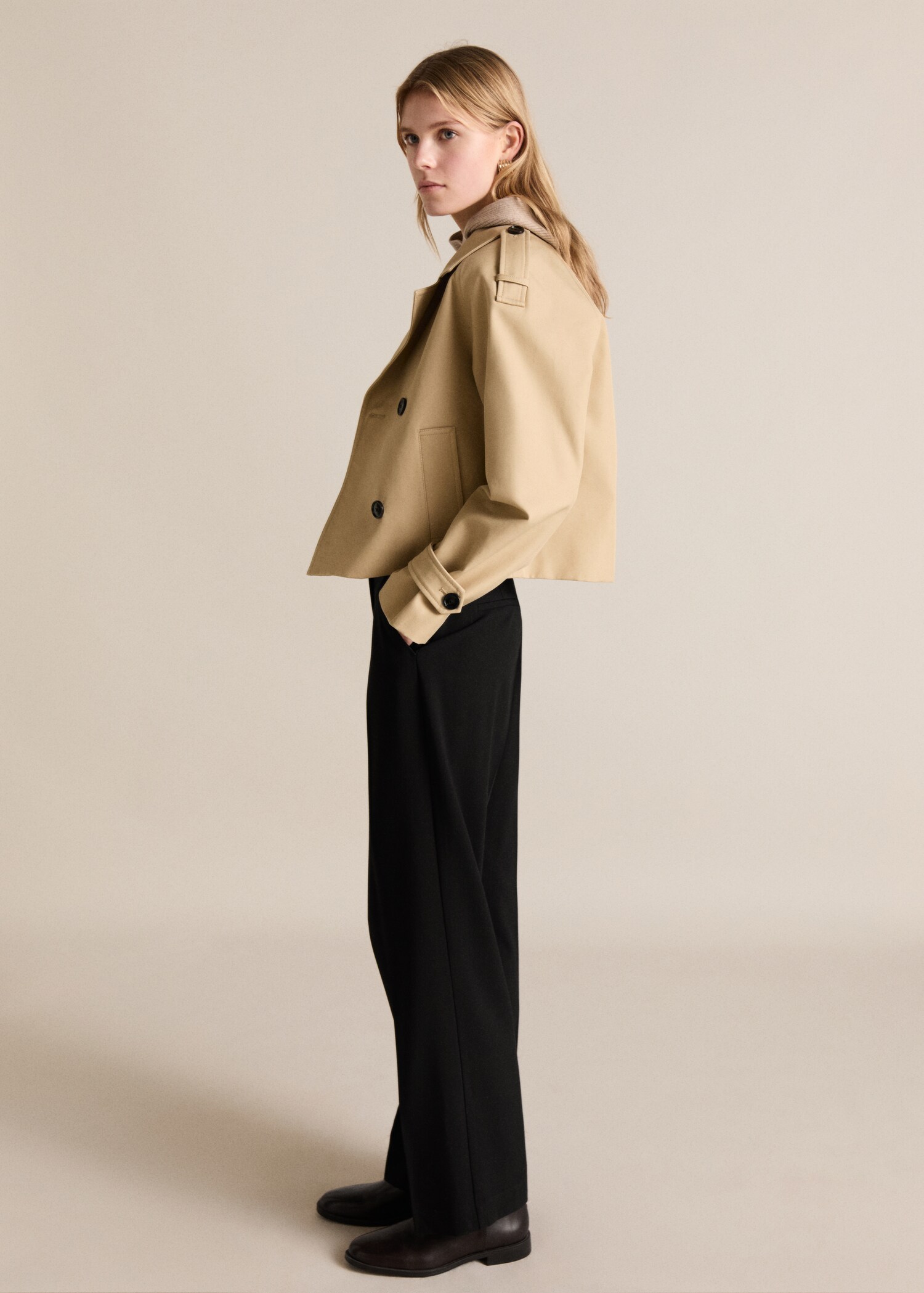 Straight mid-rise trousers - Details of the article 2