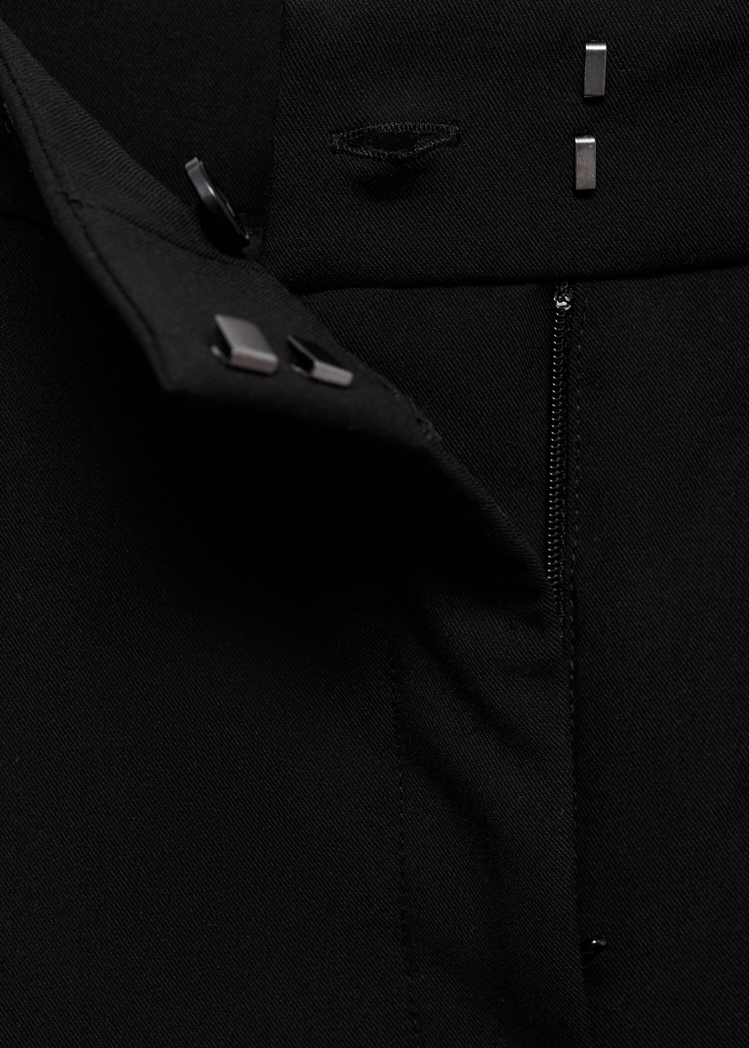 Straight mid-rise trousers - Details of the article 8