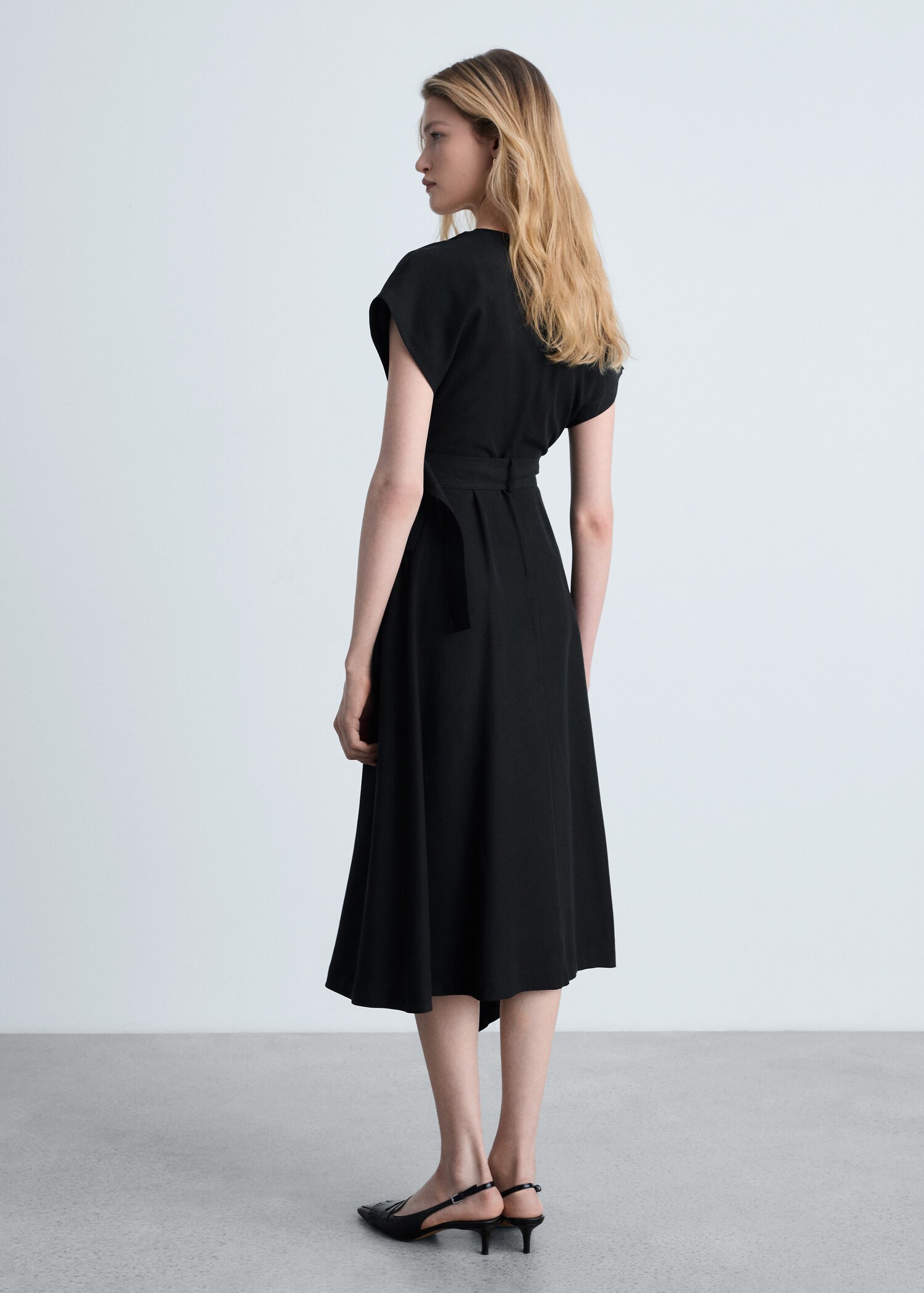 Asymmetrical dress with belt - Reverse of the article