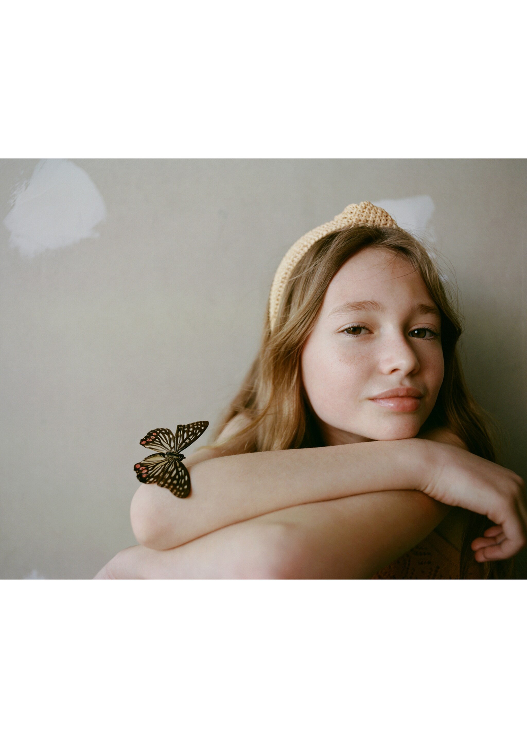 Diadema testurizzato nodo - Dettaglio dell'articolo 9, Sabbia. Ref: 87065141-00.