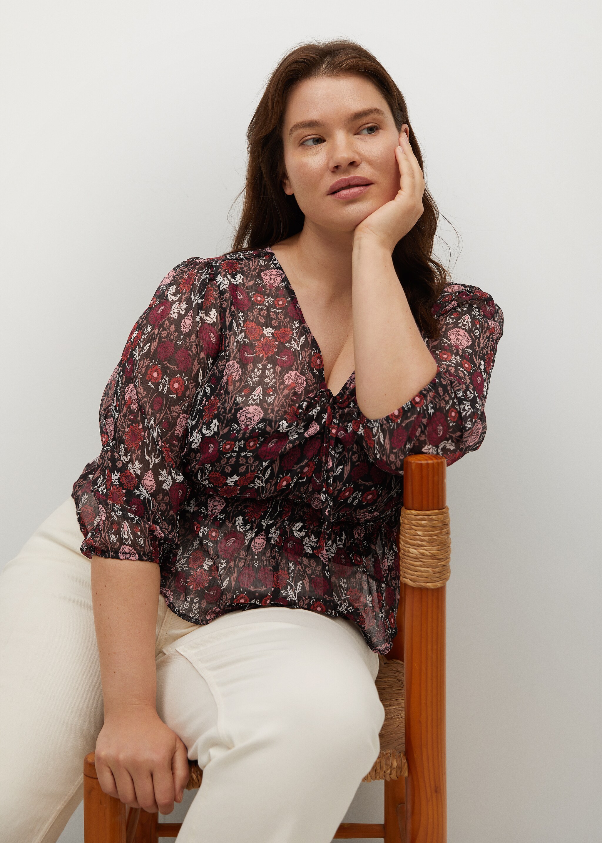 Flowy printed blouse - Details of the article 2