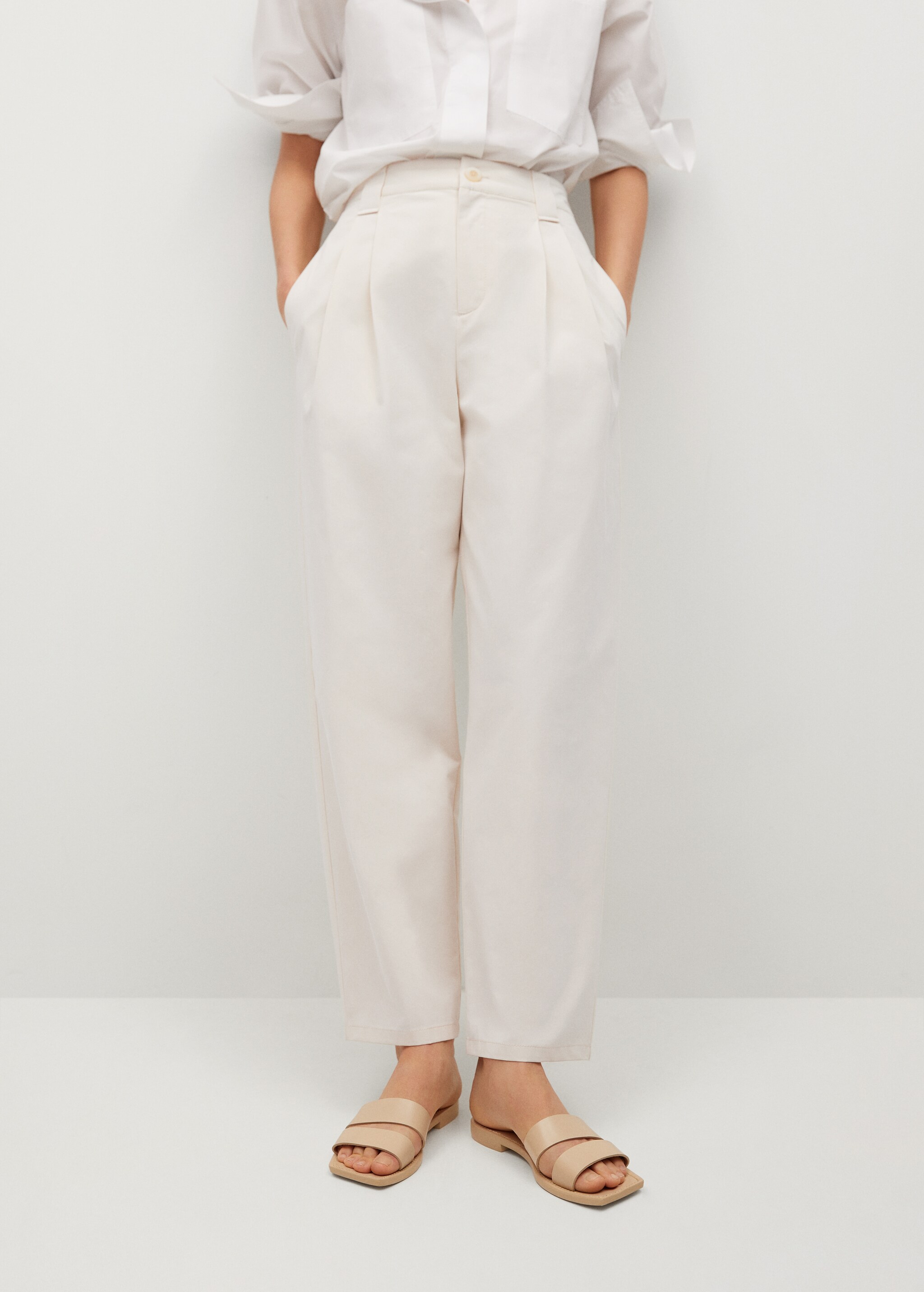 Pantalón recto pinzas - Plano medio