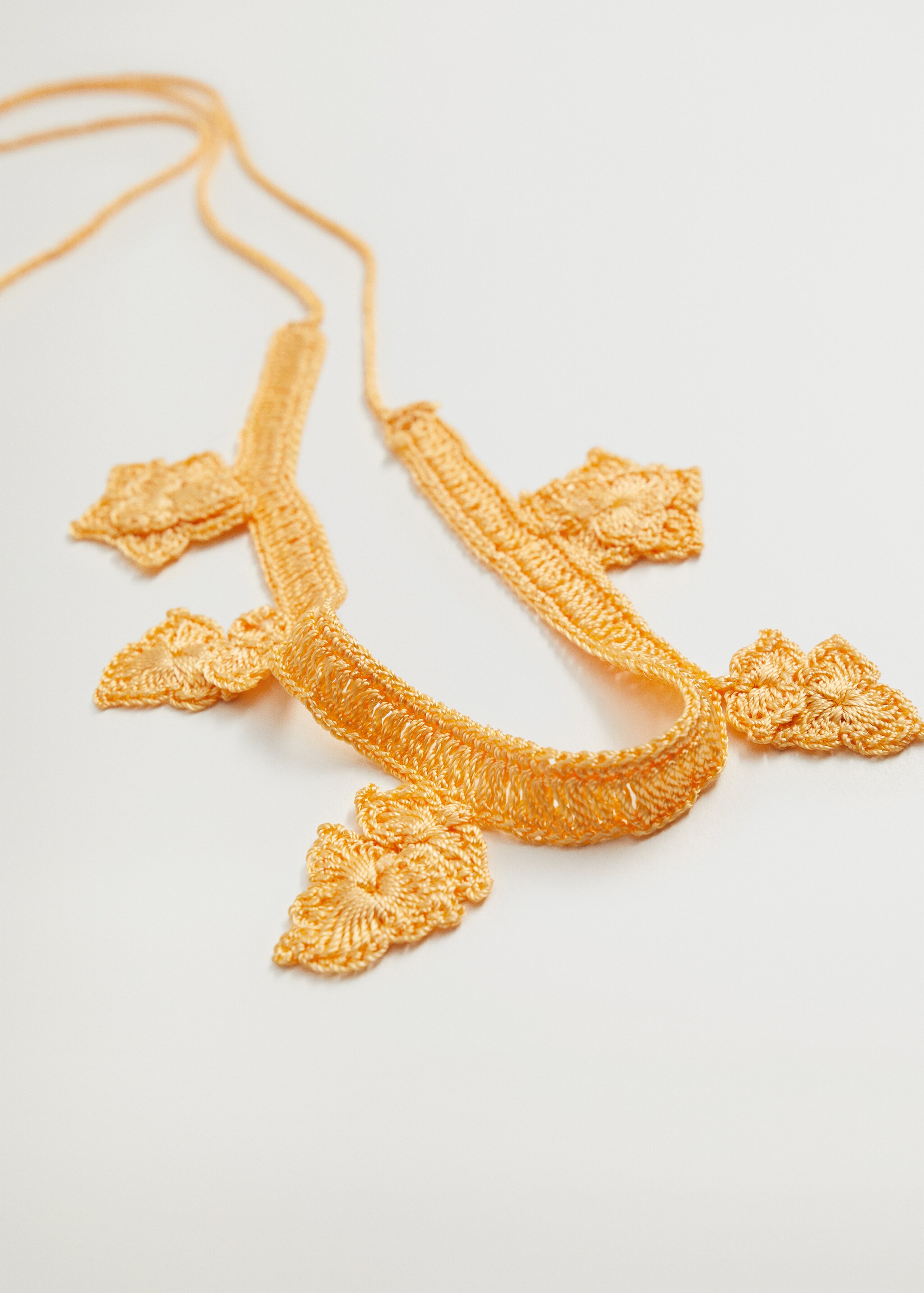 Crochet necklace - Medium plane