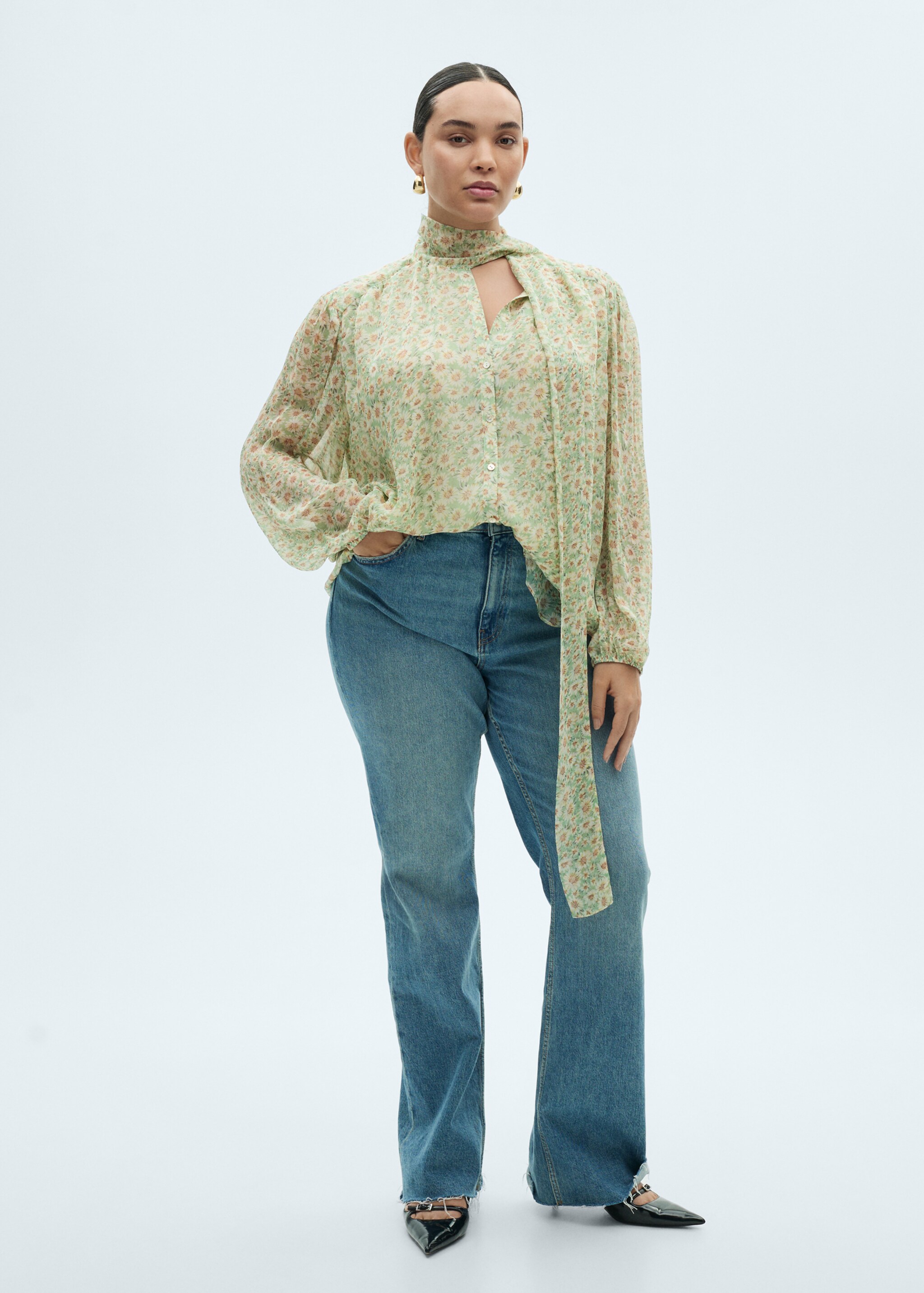 Floral tie blouse - Details of the article 3, Green. Ref: 87065745-00.