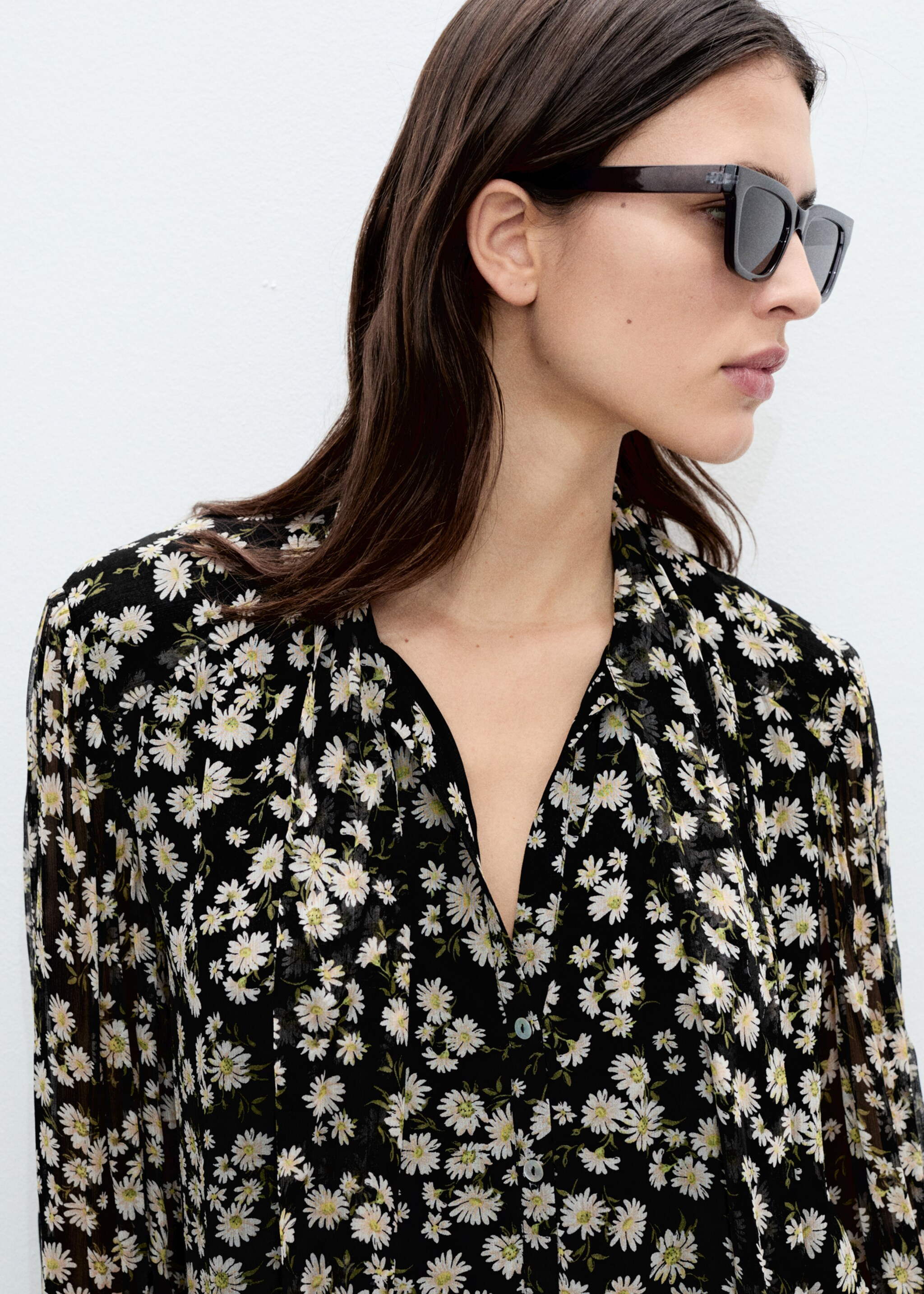 Blouse imprimé floral à nœud - Détail de l'article 1, Noir. Ref: 87065745-00.