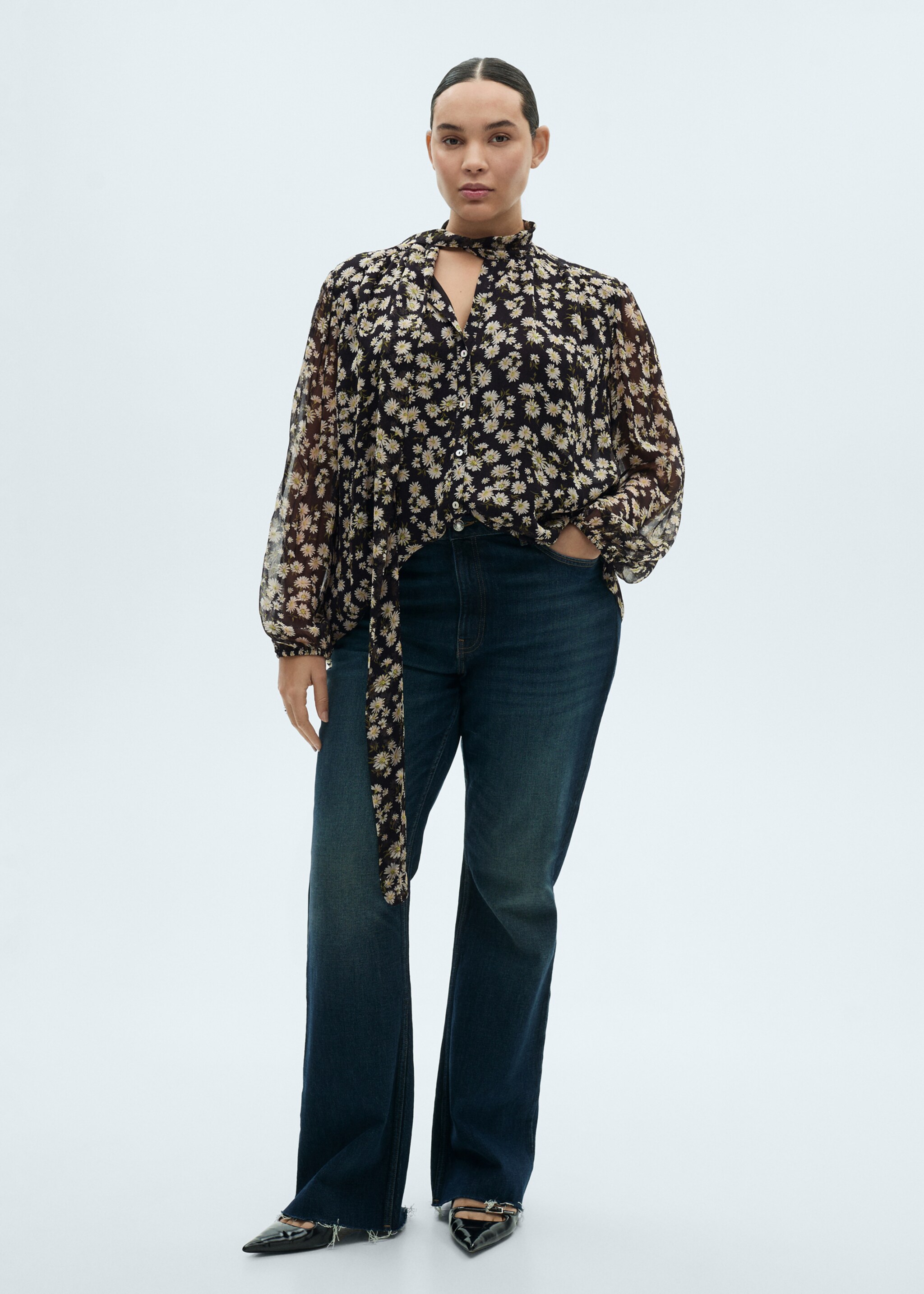 Blouse imprimé floral à nœud - Détail de l'article 3, Noir. Ref: 87065745-00.