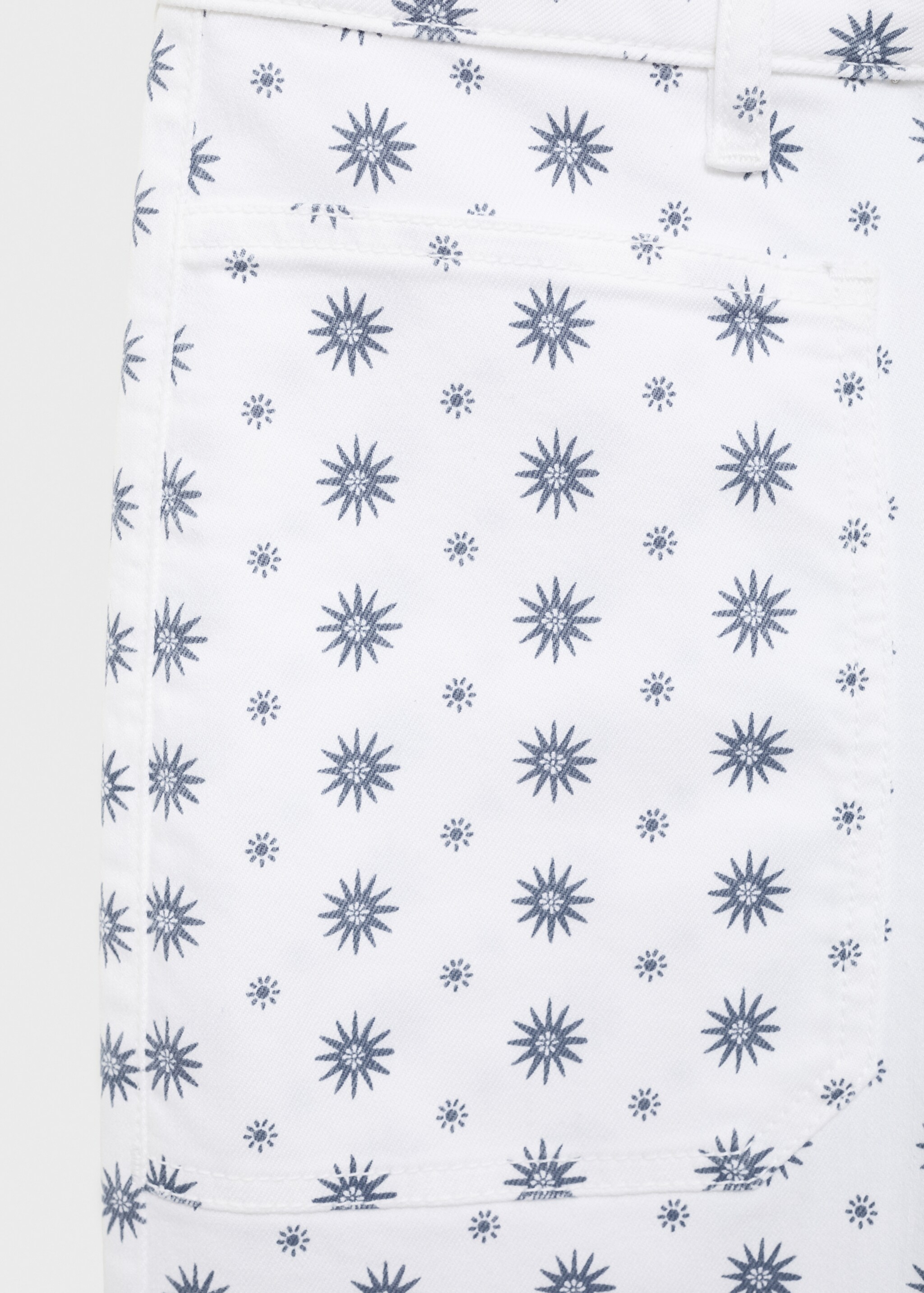 Jean droit imprimé - Détail de l'article 0, Blanc cassé. Ref: 87065753-00.