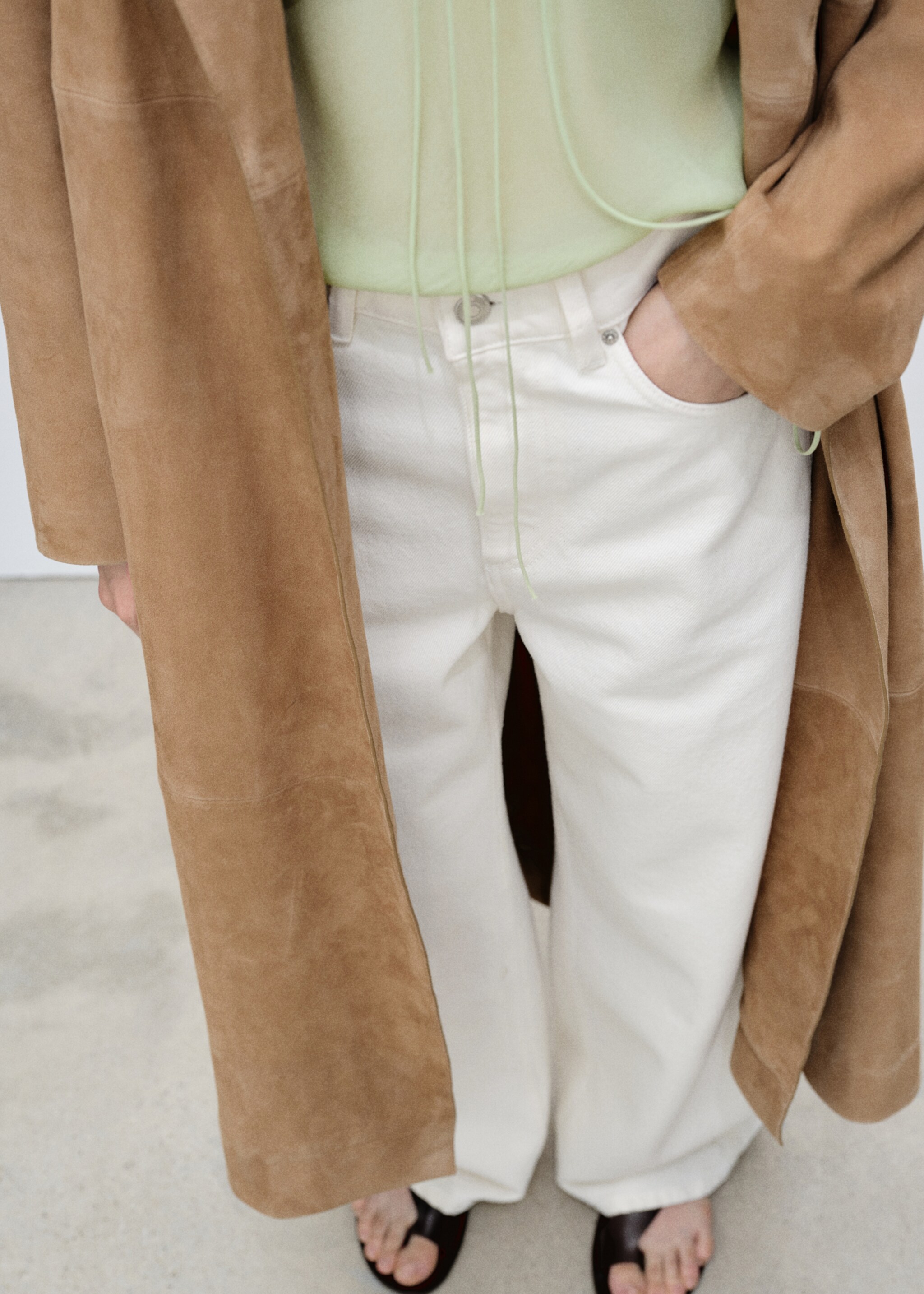 High-rise balloon jeans - Details of the article 6, Off White. Ref: 87065764-00.