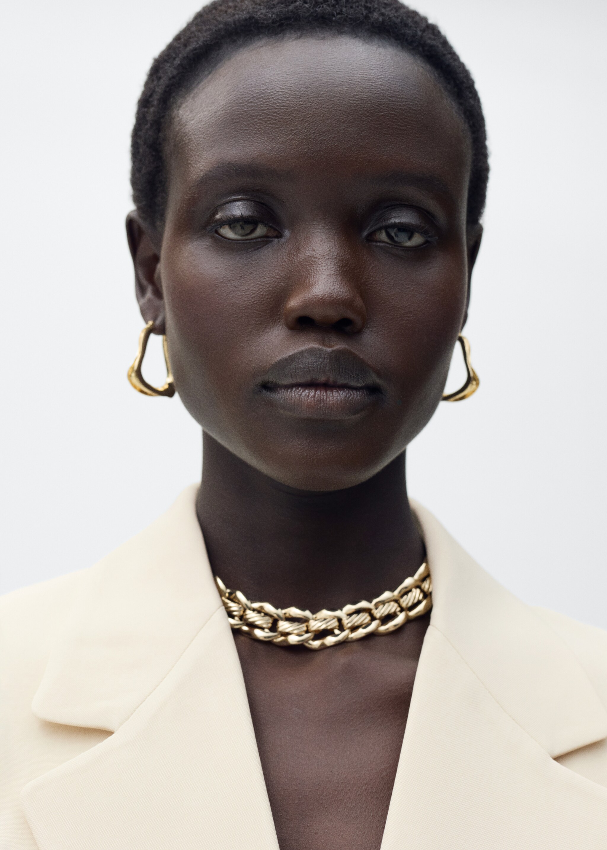 Doppelreihiger Blazer-Anzug - Detail des Artikels 6, Vanille. Ref: 87065768-00.