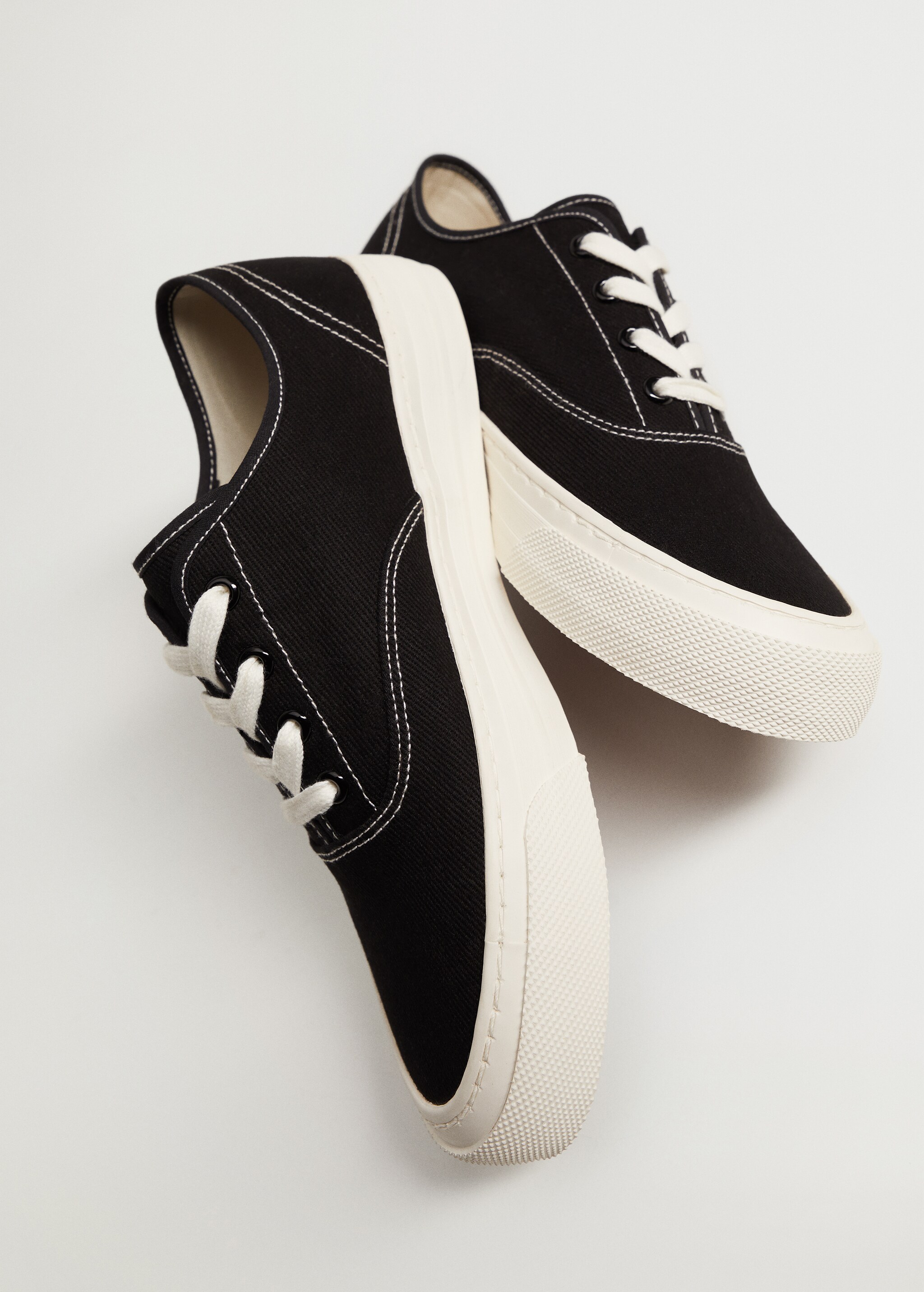 Sneakers mit Kontrastsohle - Detail des Artikels 4