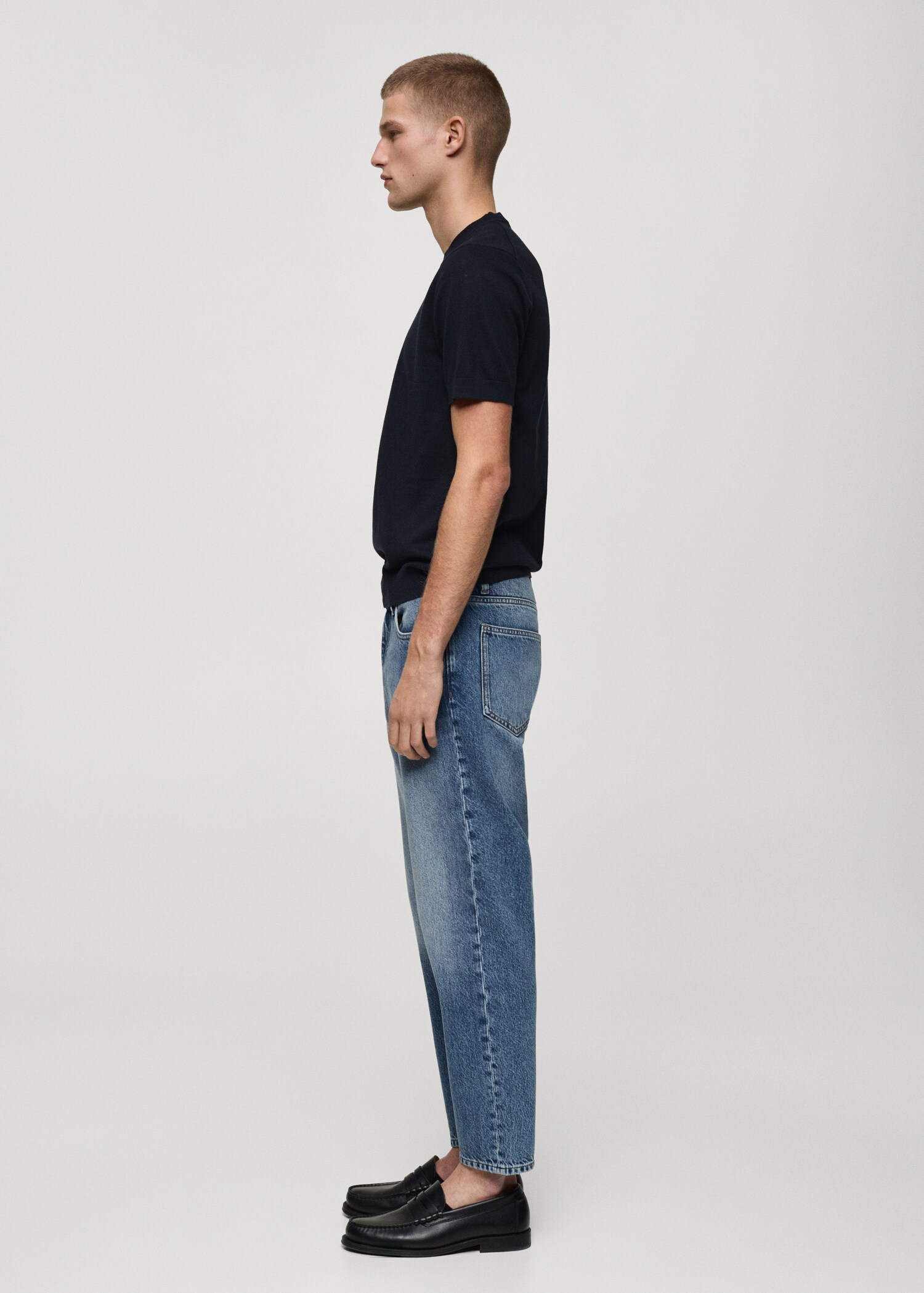 Cropped carrot-fit jeans - Details of the article 2