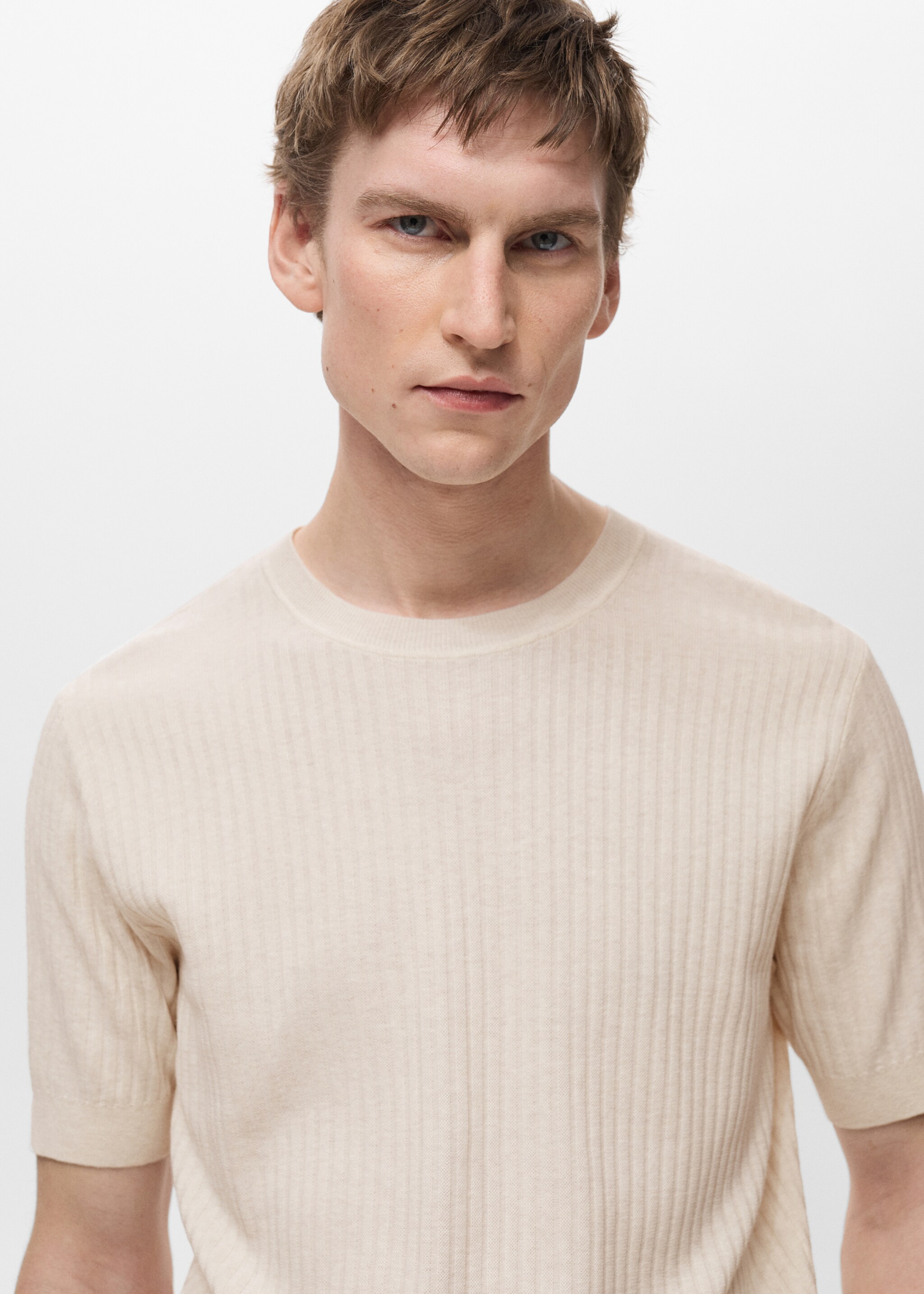 Textured striped T-shirt - Details of the article 1, Ivory White. Ref: 87065933-00.