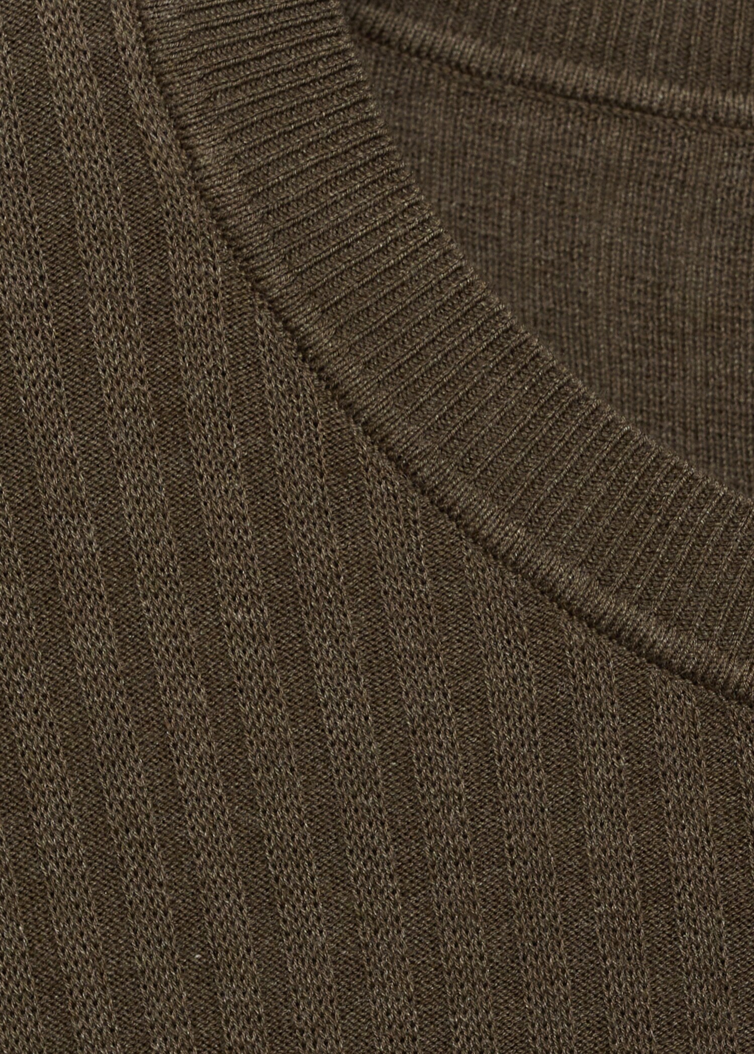 Textured striped T-shirt - Details of the article 8