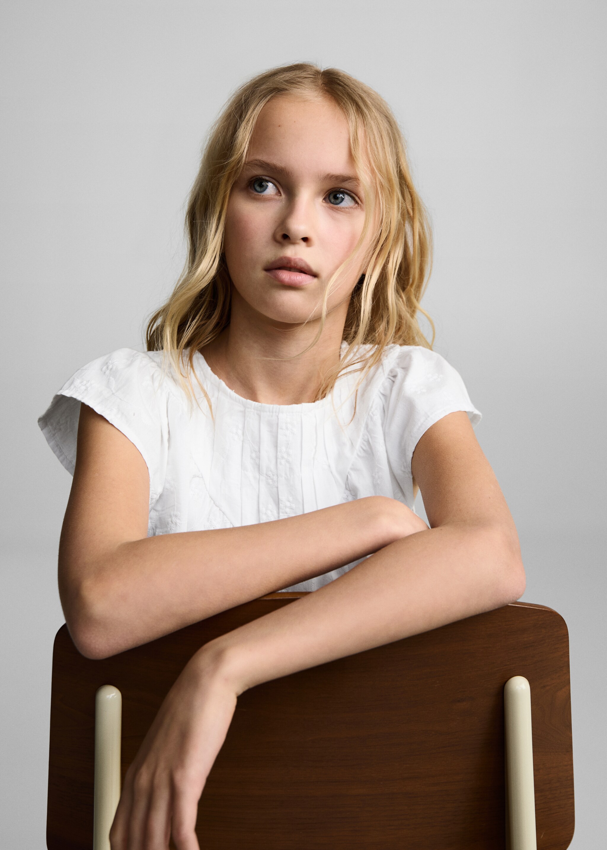 Embroidered cotton blouse - Details of the article 2, White. Ref: 87065952-00.