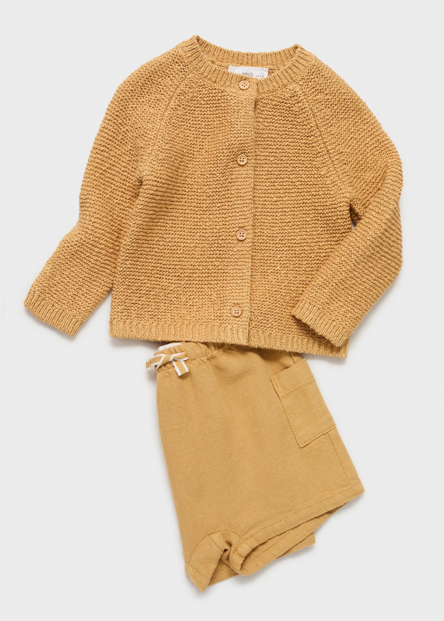 Knitted button cardigan - Details of the article 0