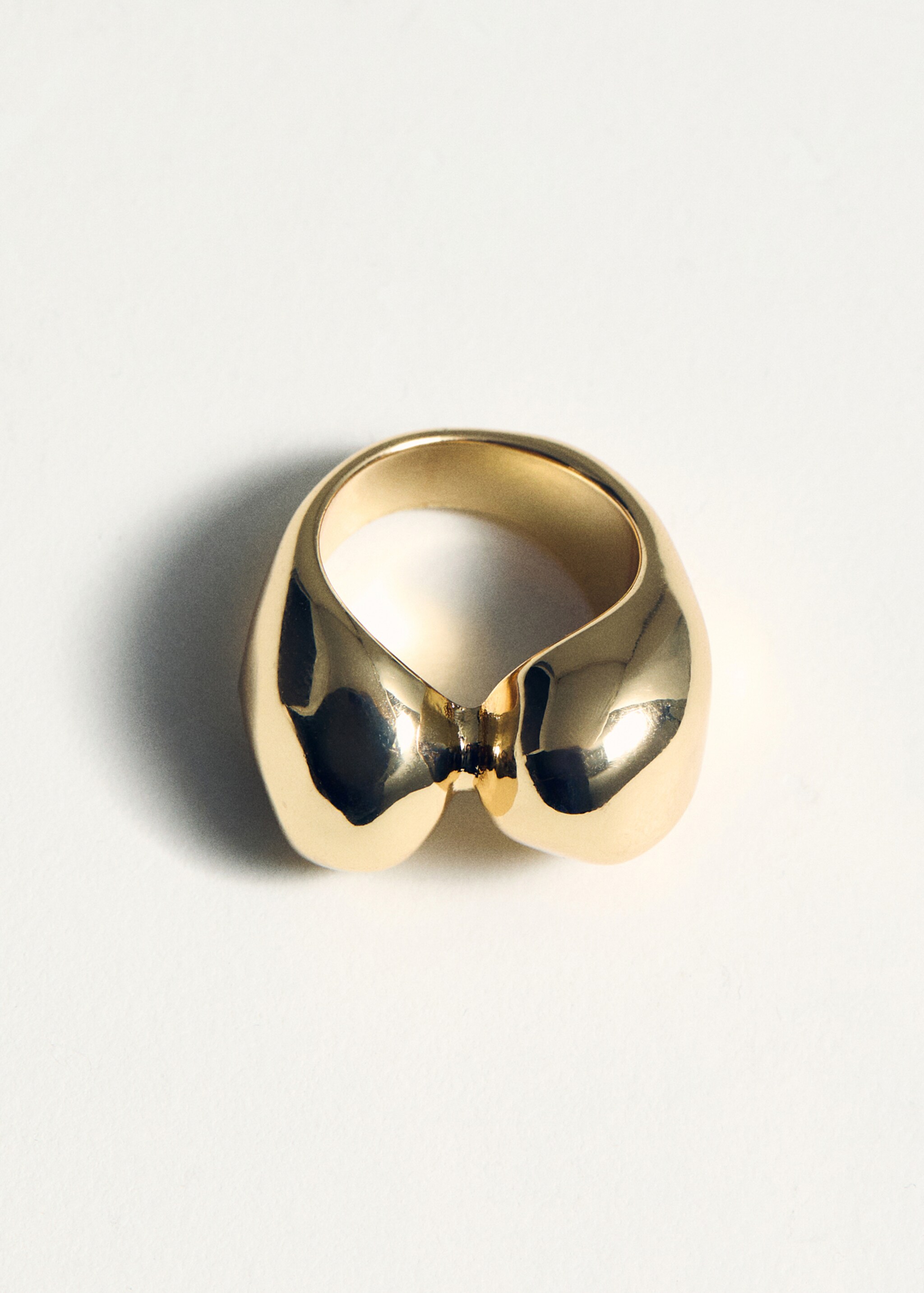 Volume textured ring - Details of the article 5, Gold. Ref: 87065957-00.