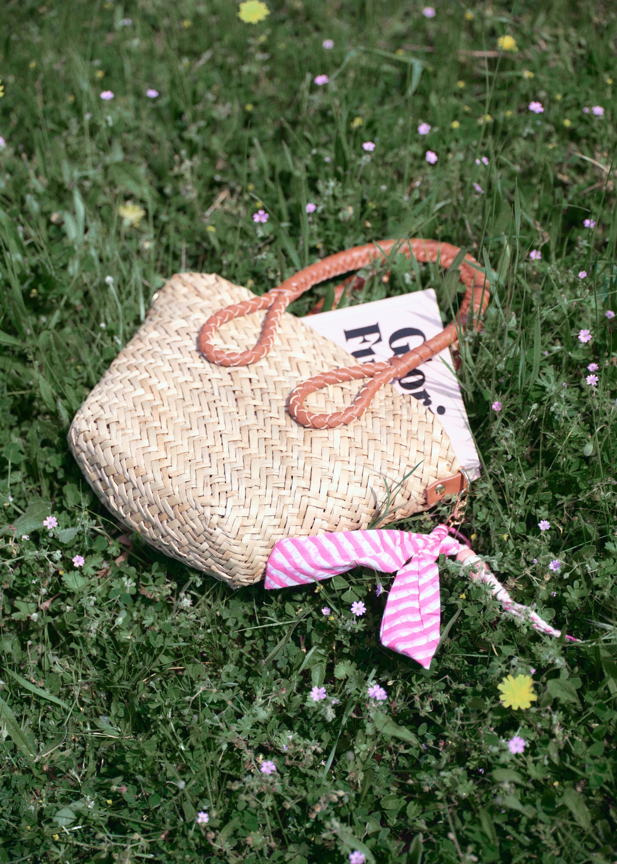 Combined leading keychain - Details of the article 9, Strawberry. Ref: 87065983-00.