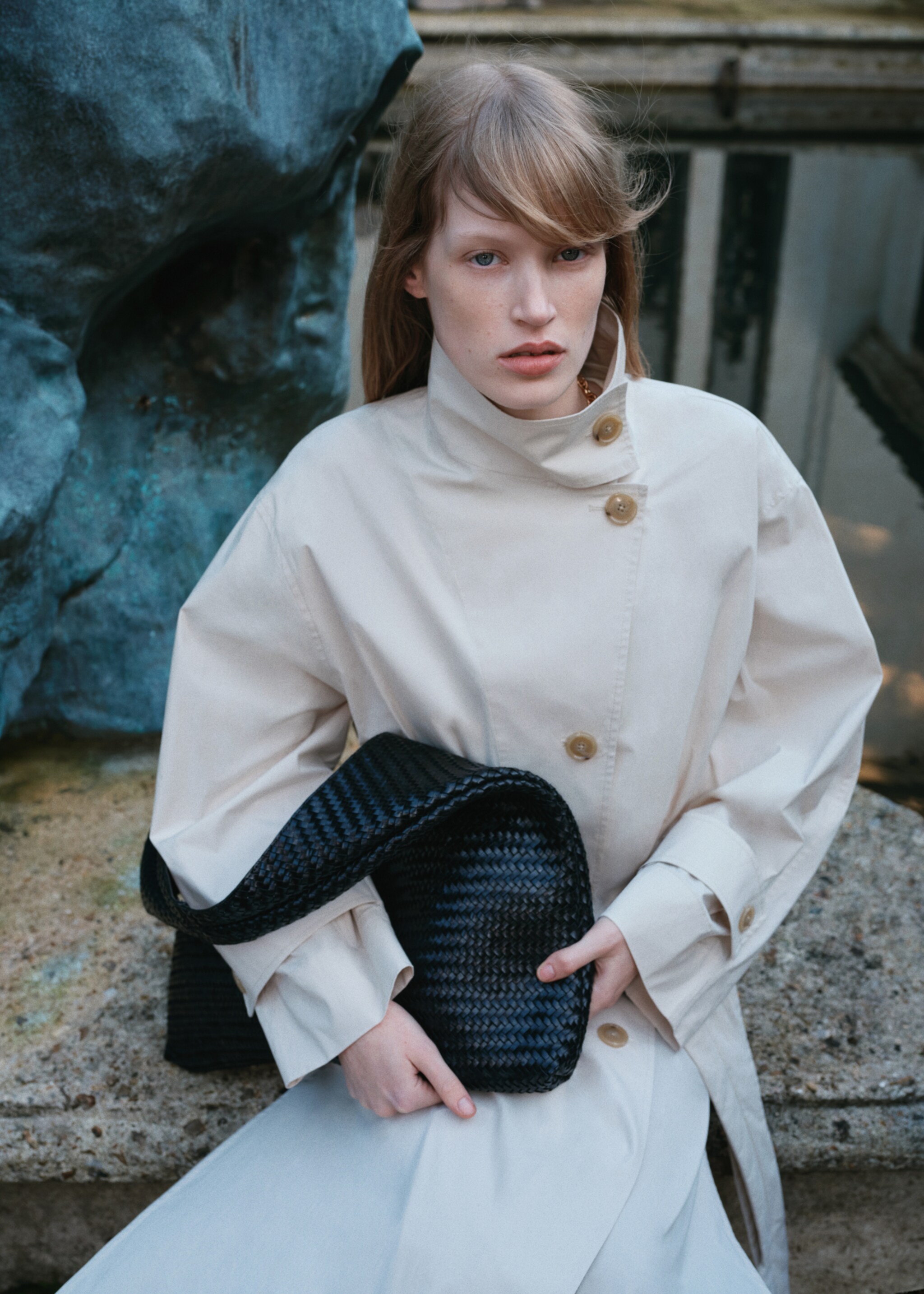 Oversized cotton trench coat - Details of the article 7, Light/Pastel Grey. Ref: 87066345-00.