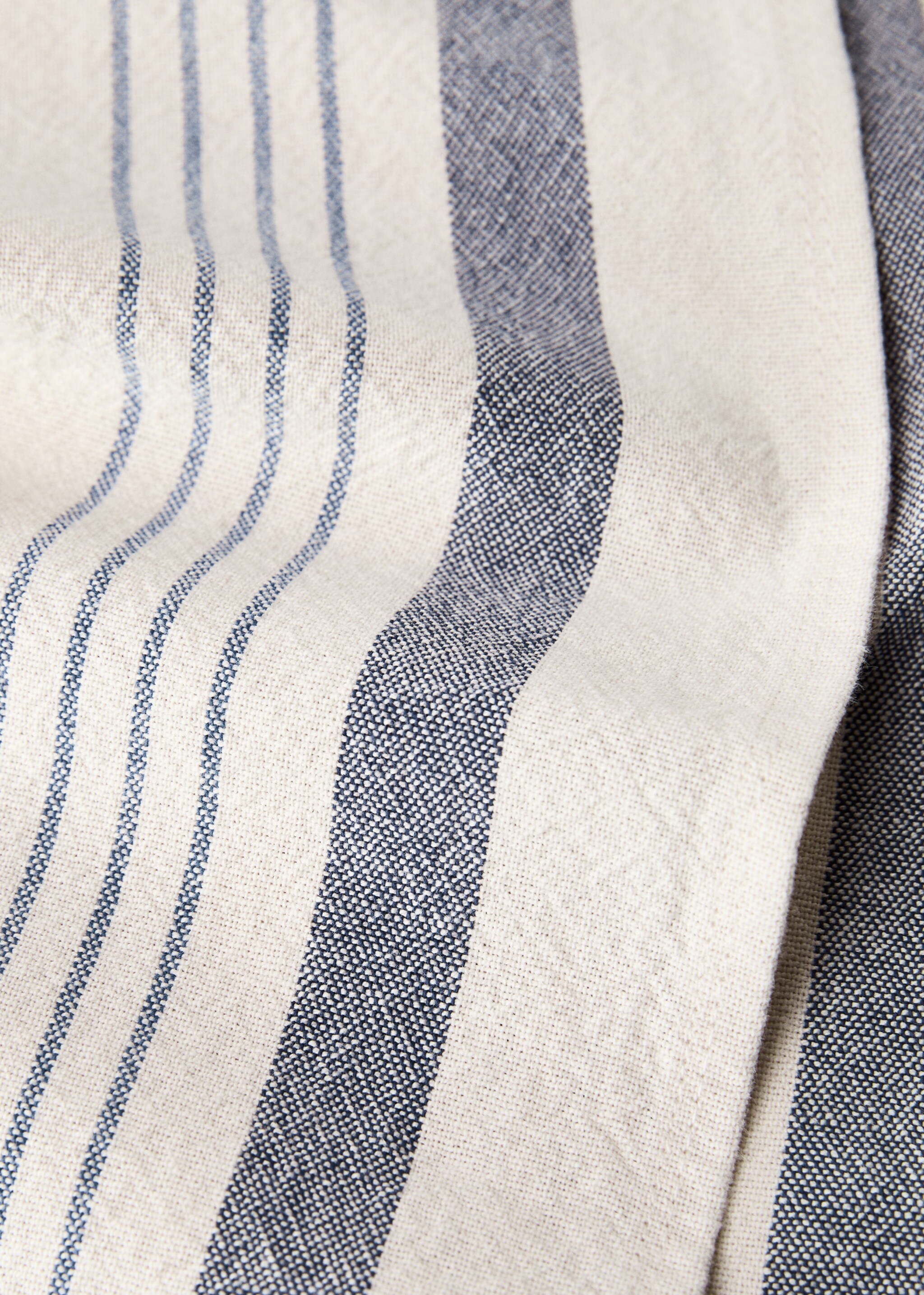 Fringed multi-striped sarong towel - Details of the article 2, Blue. Ref: 87066726-00.