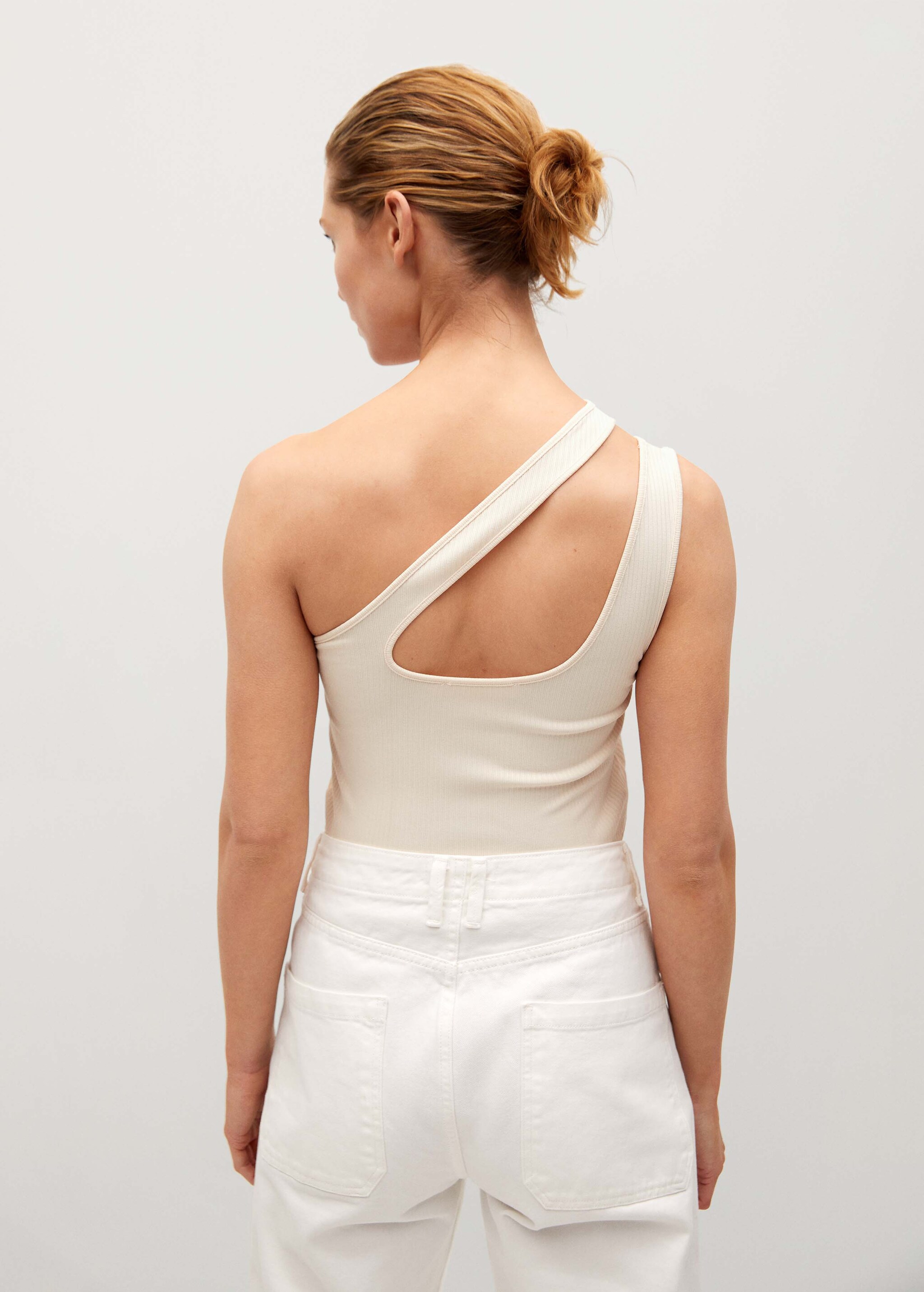 Asymmetric design top - Reverse of the article