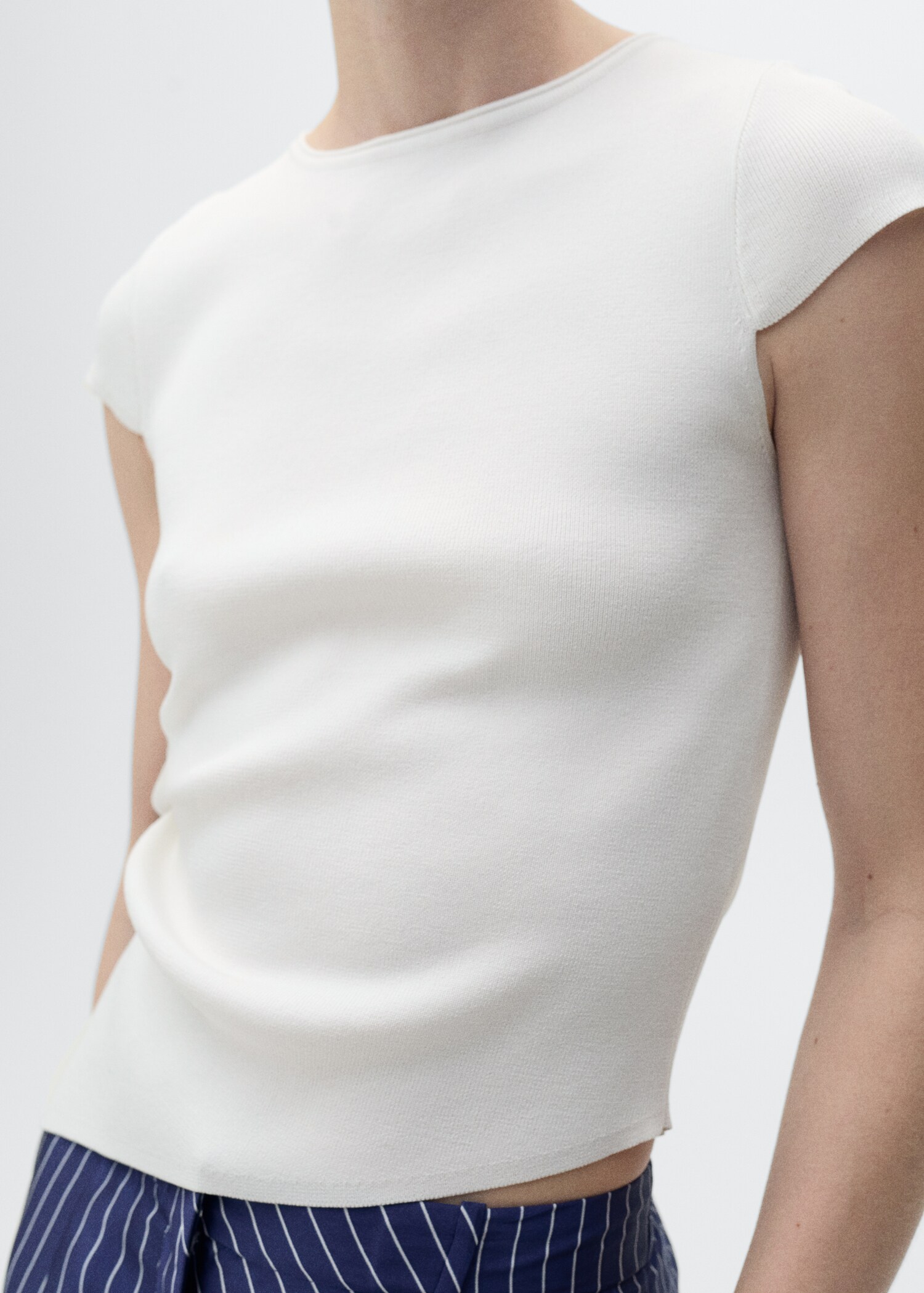 Asymmetrical low knit jersey - Details of the article 6