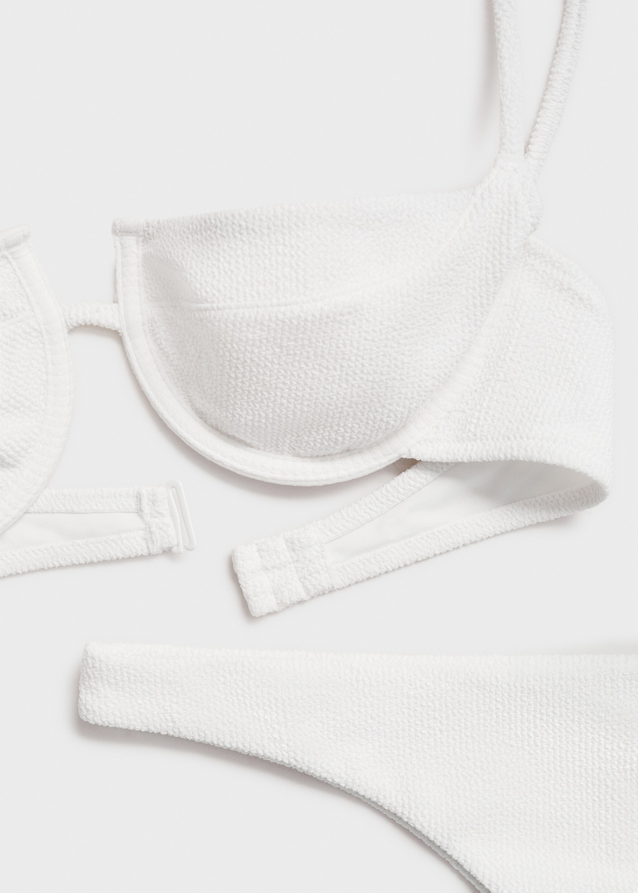 Haut bikini armatures texturé - Détail de l'article 0, Blanc. Ref: 87067671-00.