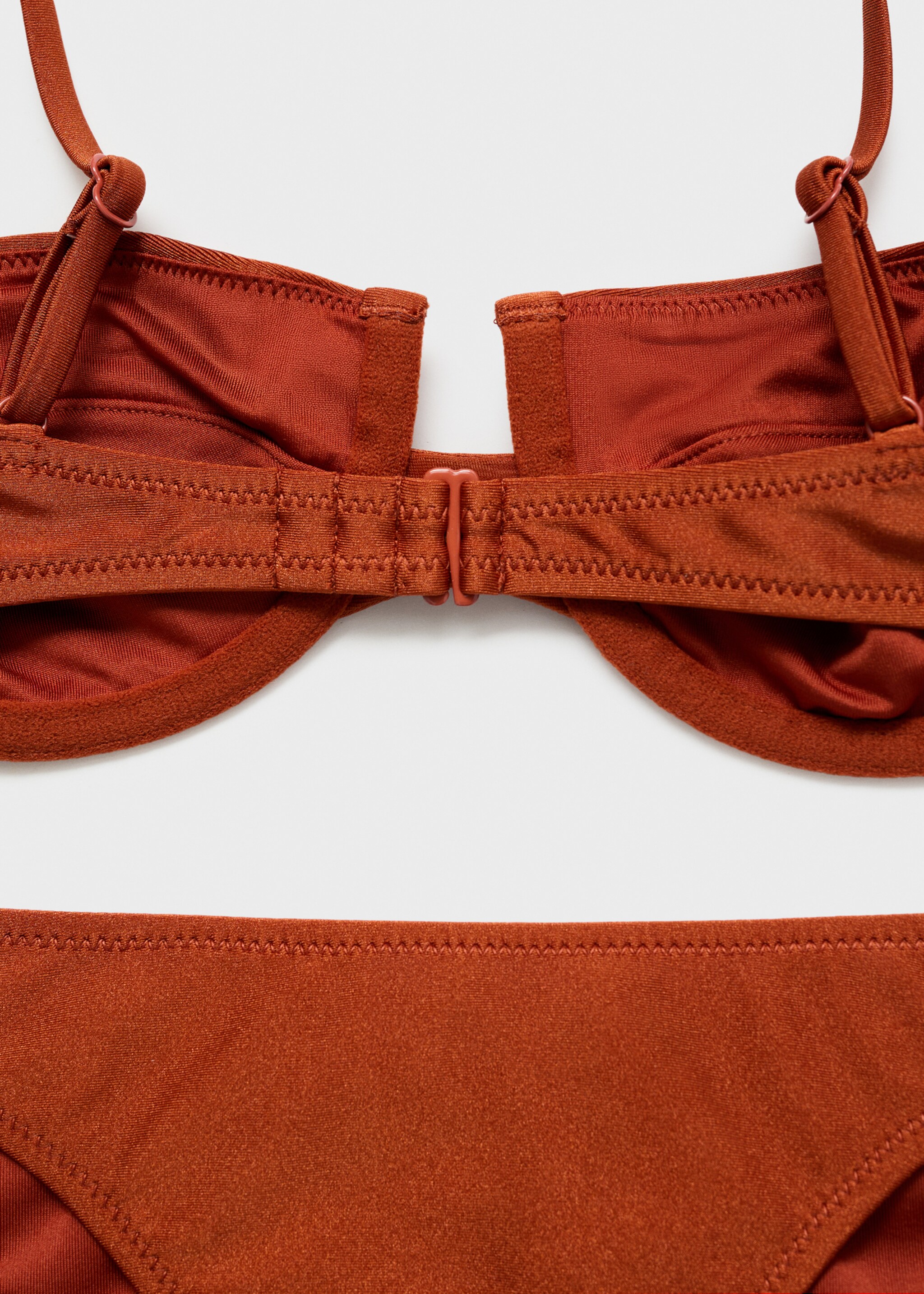 Top bikini cèrcols acabat setinat - Detall de l'article 8, Taronja torrat. Ref: 87067672-00.