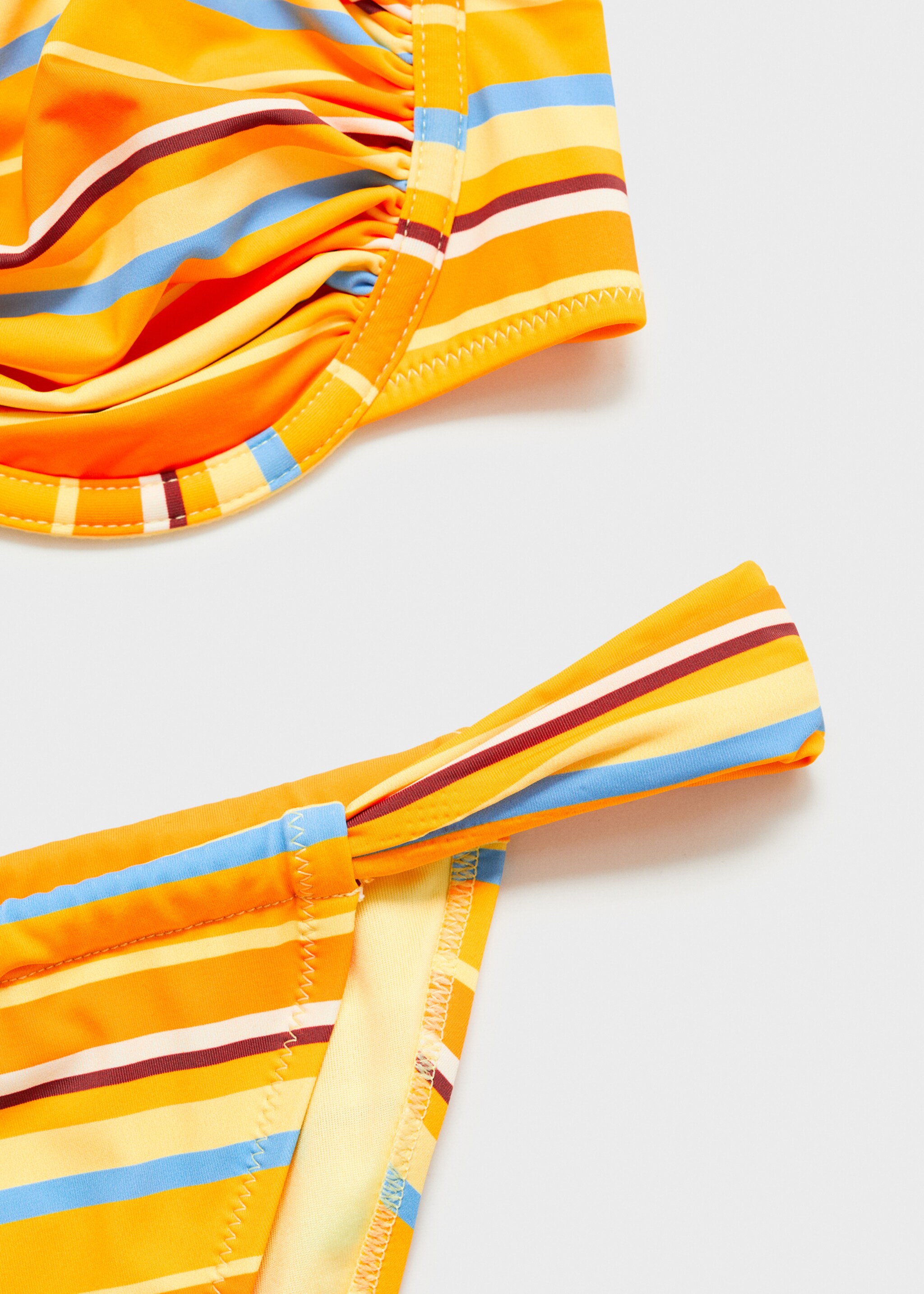 Calceta bikini ratlles - Detall de l'article 8, Groc pastel. Ref: 87067678-00.