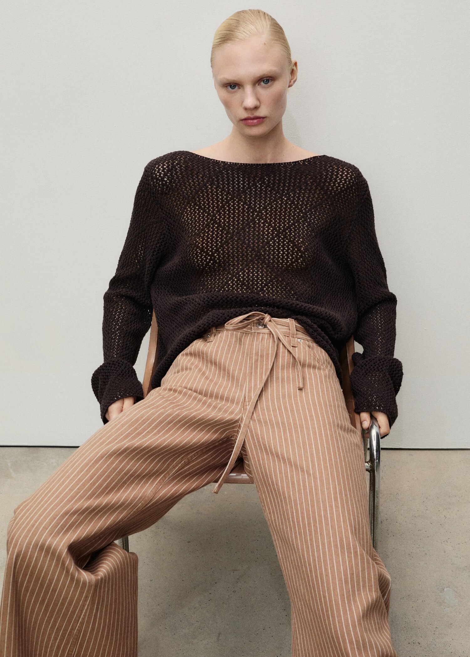 Wide leg jeans with stripes and belt - Details of the article 2