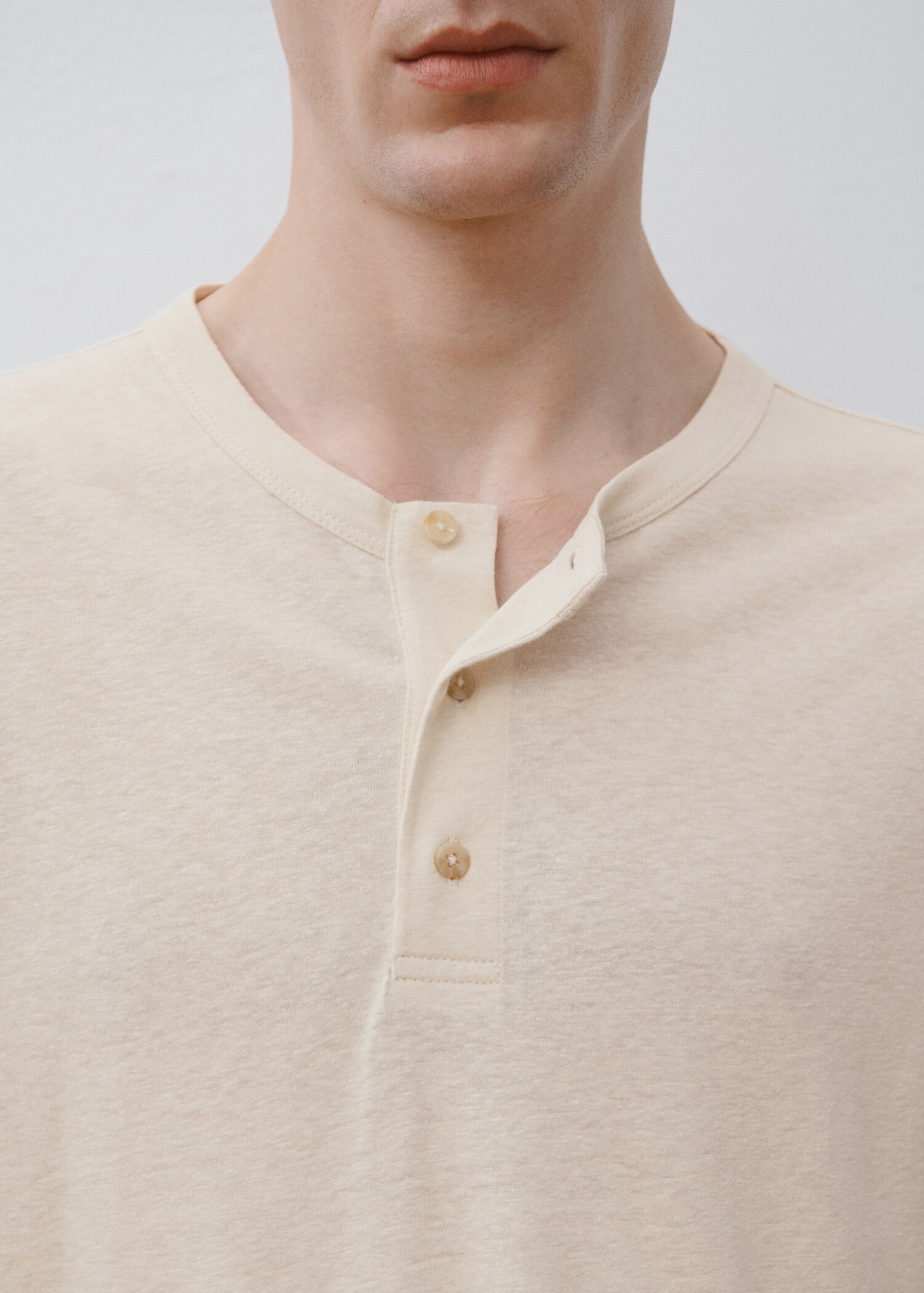 Button linen blend T-shirt - Details of the article 3