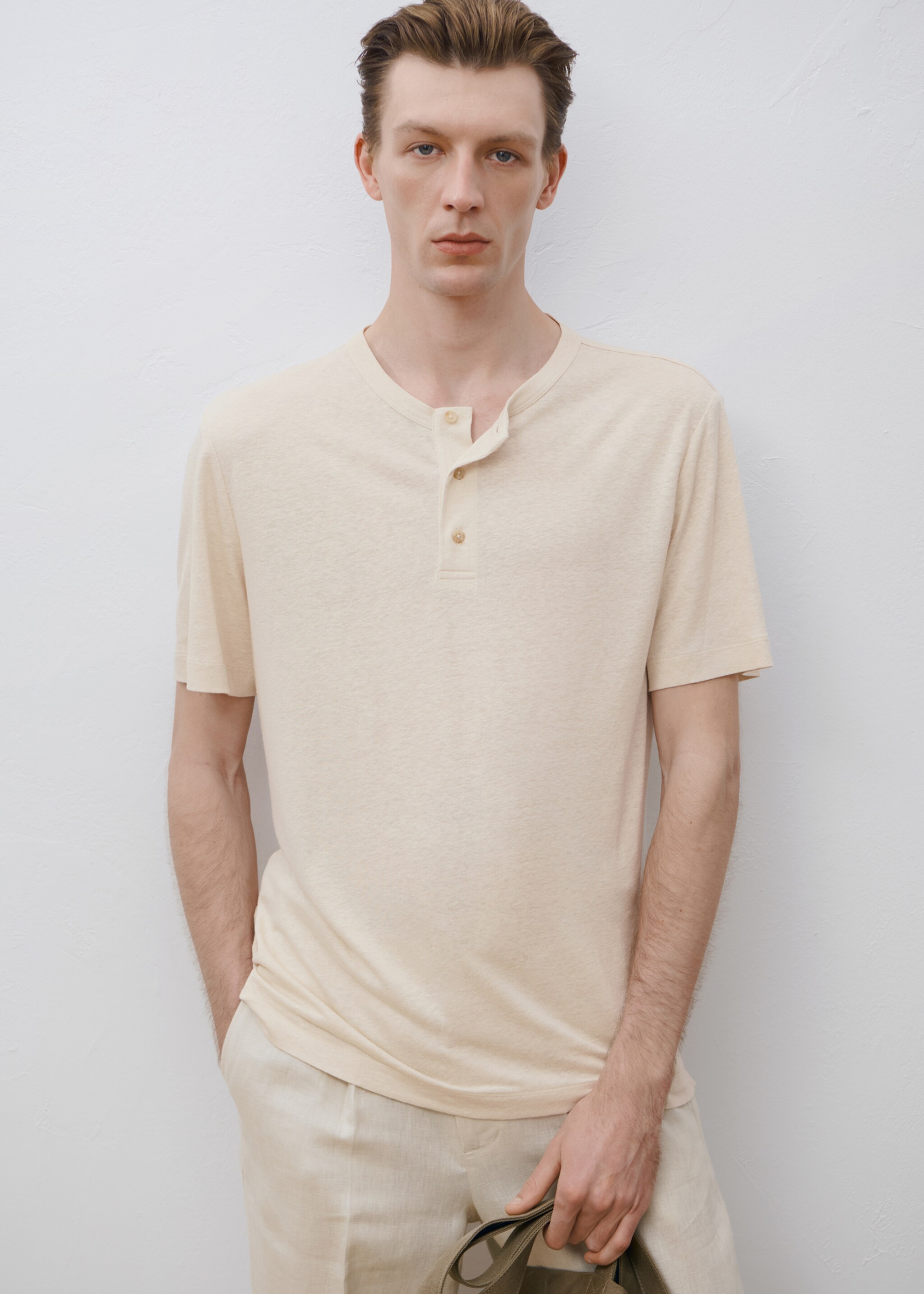 Samarreta barreja lli botó - Detall de l'article 5, Blanc ivori. Ref: 87067888-00.