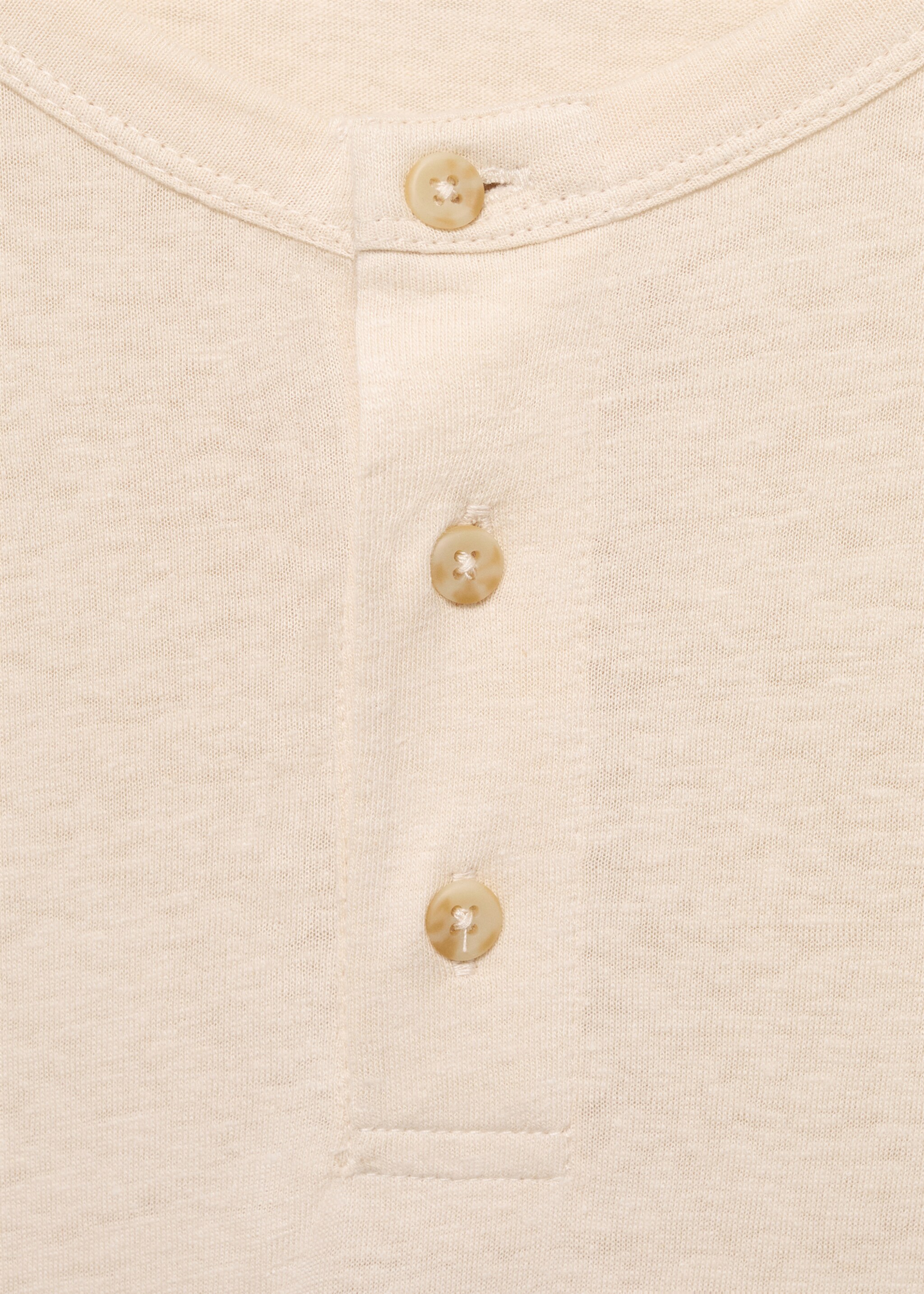 Samarreta barreja lli botó - Detall de l'article 8, Blanc ivori. Ref: 87067888-00.