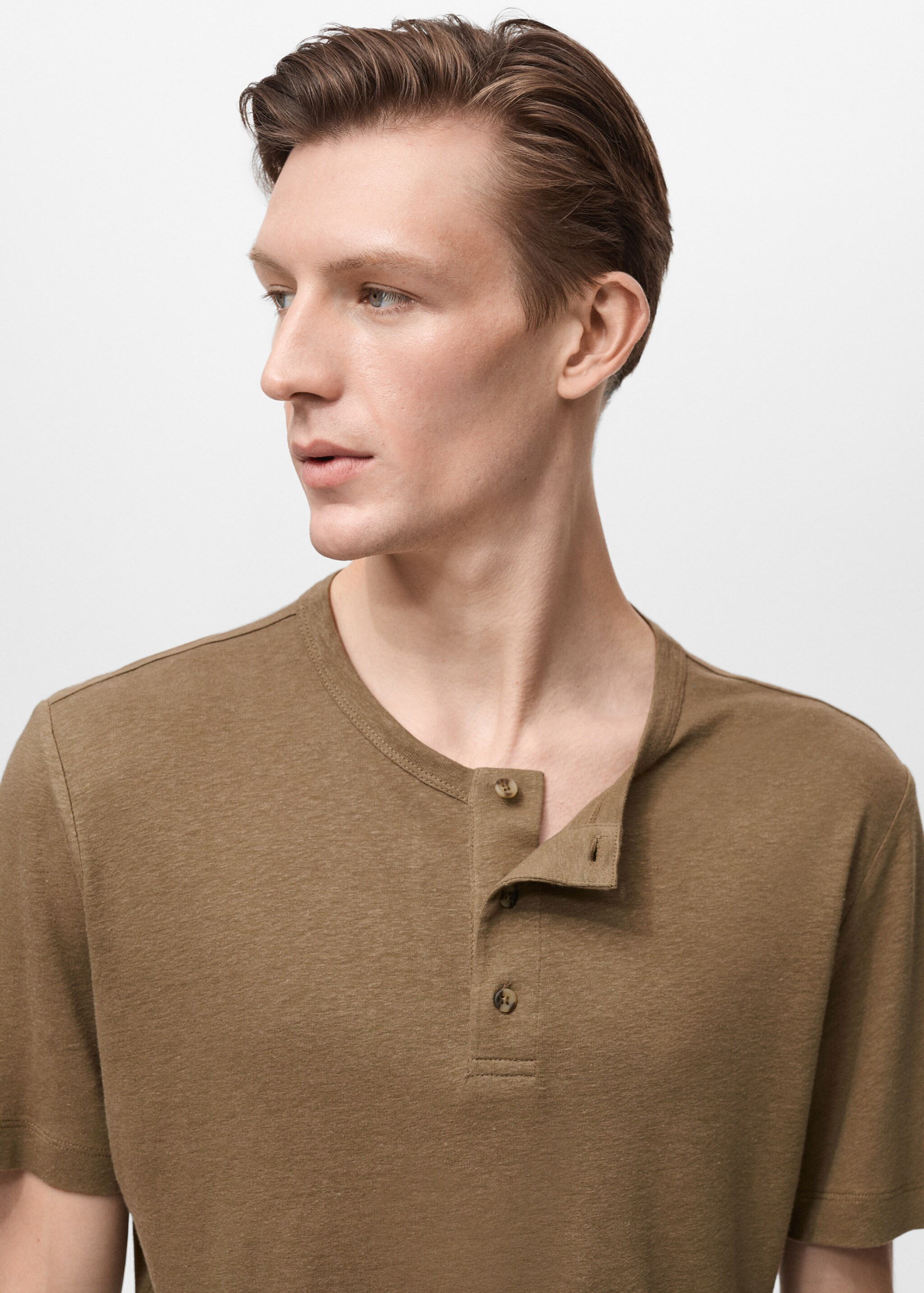 Button linen blend T-shirt - Details of the article 1, Khaki. Ref: 87067888-00.