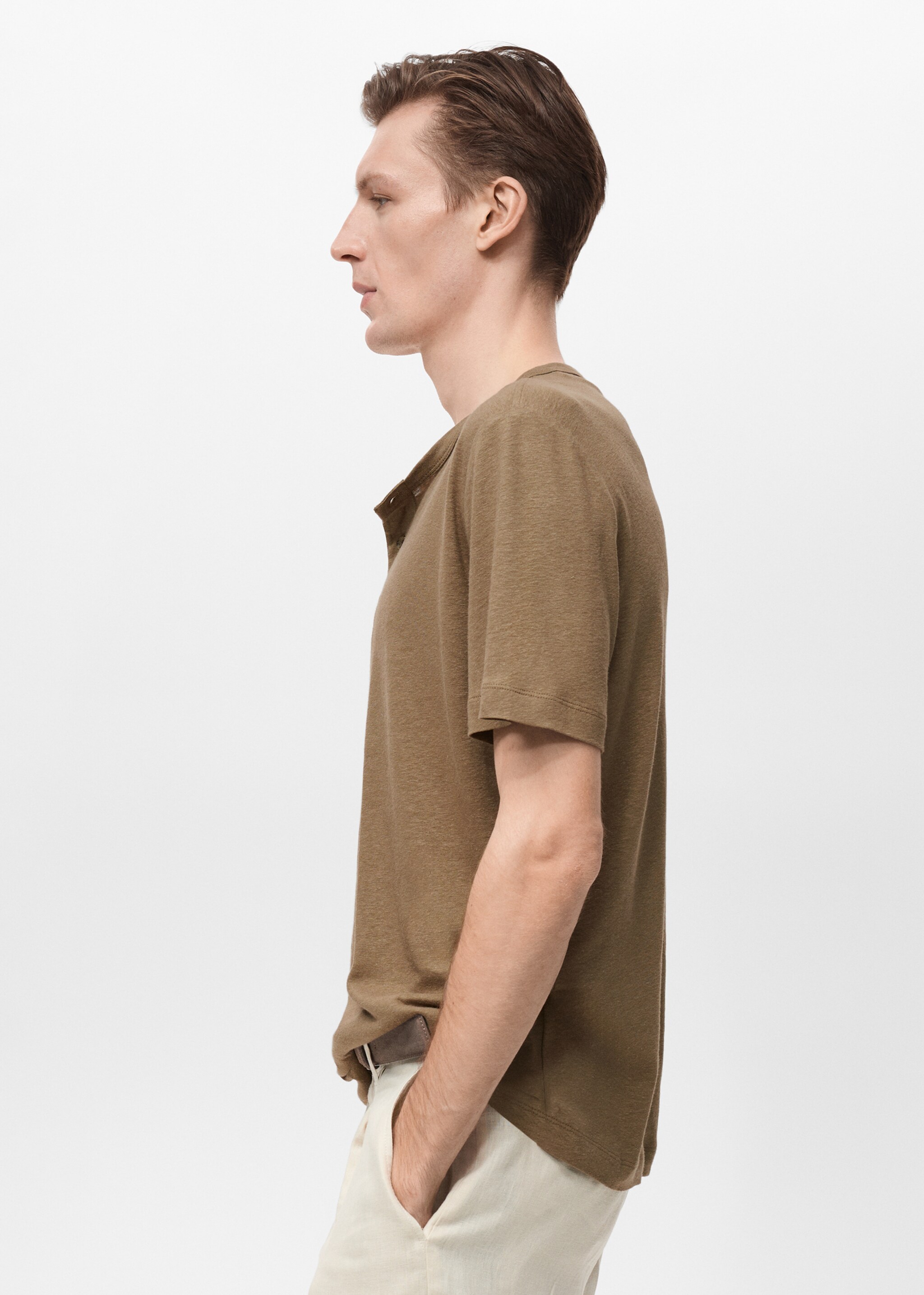 Button linen blend T-shirt - Details of the article 2, Khaki. Ref: 87067888-00.