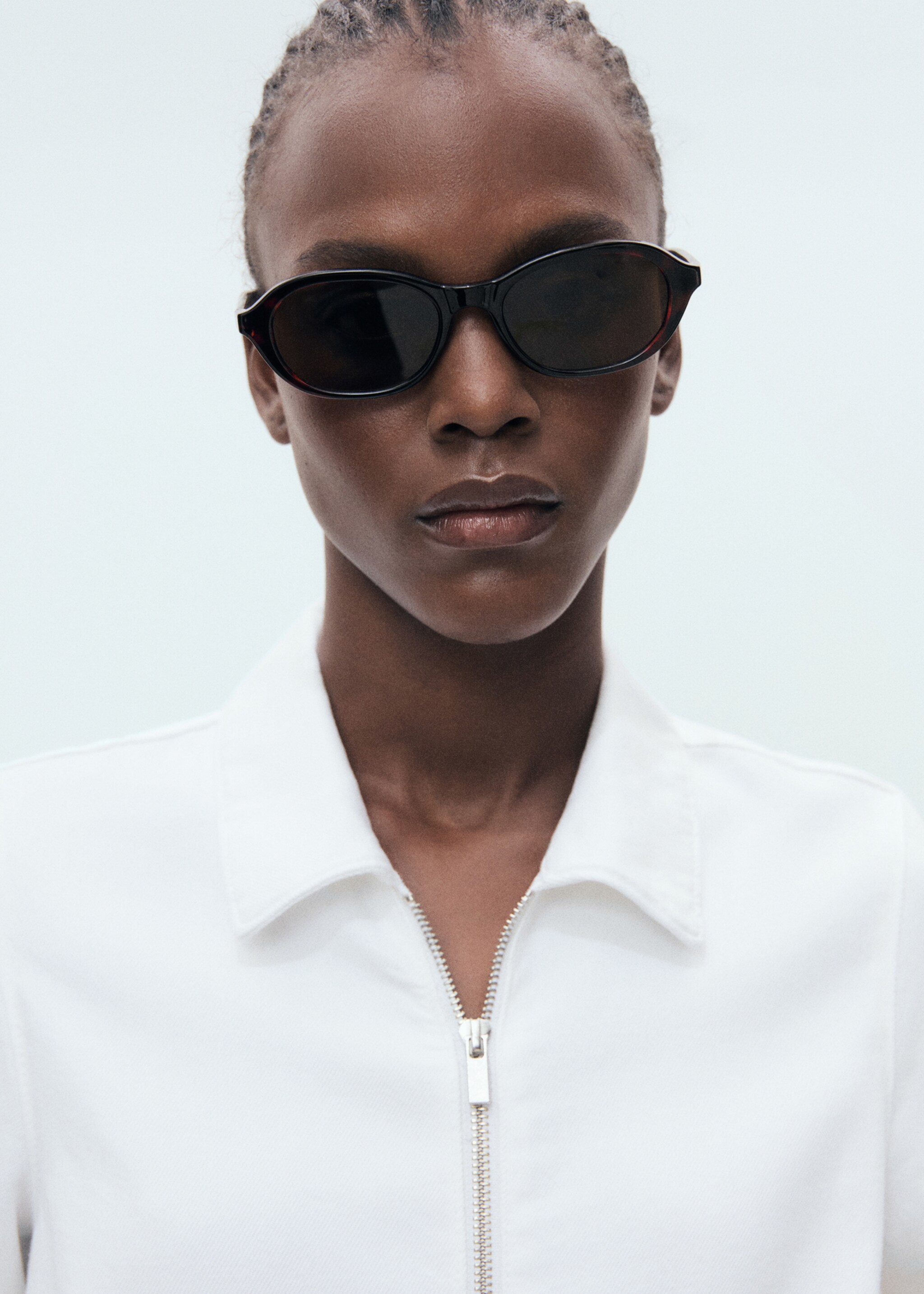 Denim jumpsuit belt - Details of the article 1, White. Ref: 87067893-00.