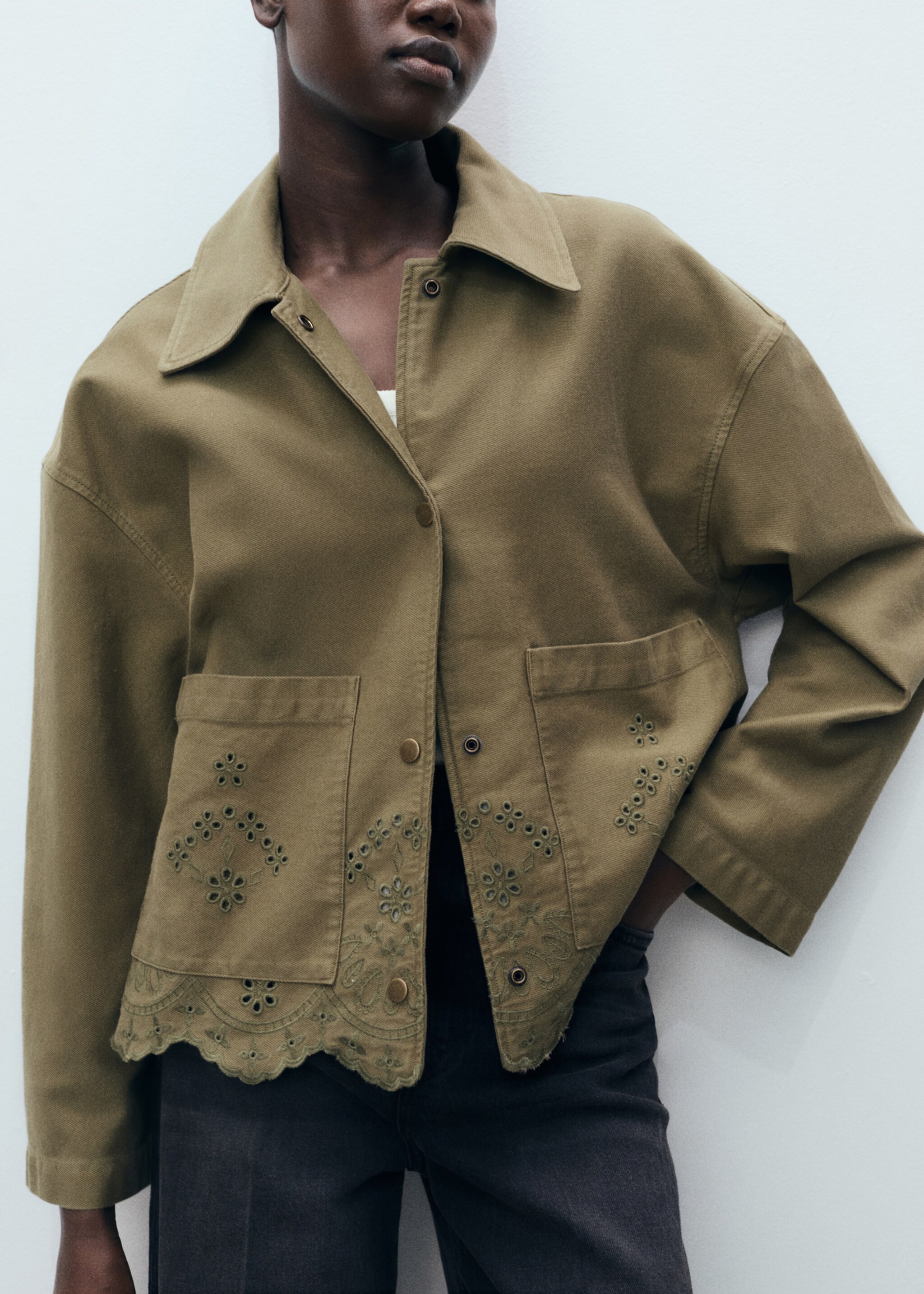 Cotton overshirt with openwork details - Details of the article 6, Khaki. Ref: 87067895-00.