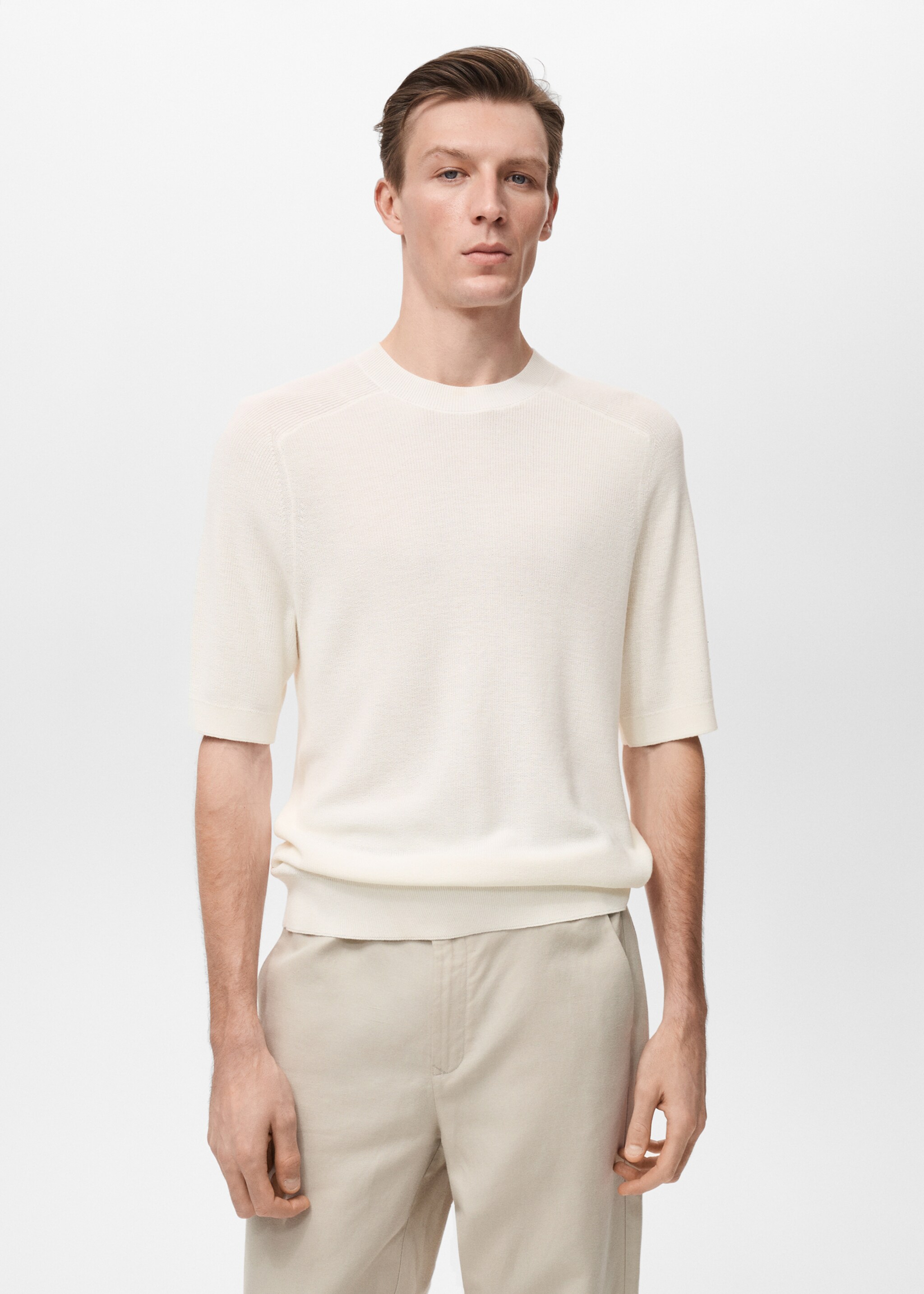 T-shirt en maille fine - Plan moyen, Écru. Ref: 87067897-00.