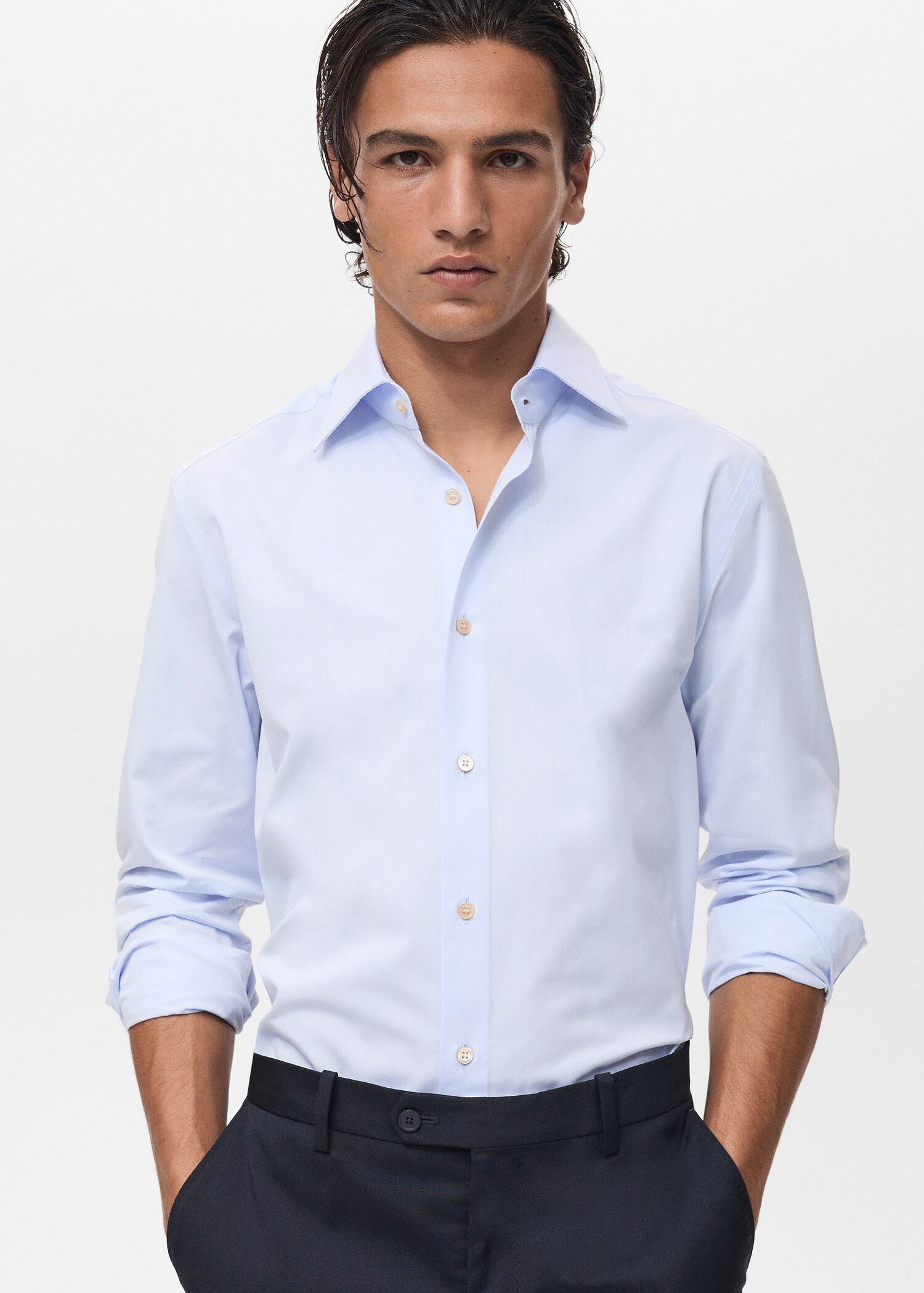 Camisa slim fit 100% algodón - Plano medio