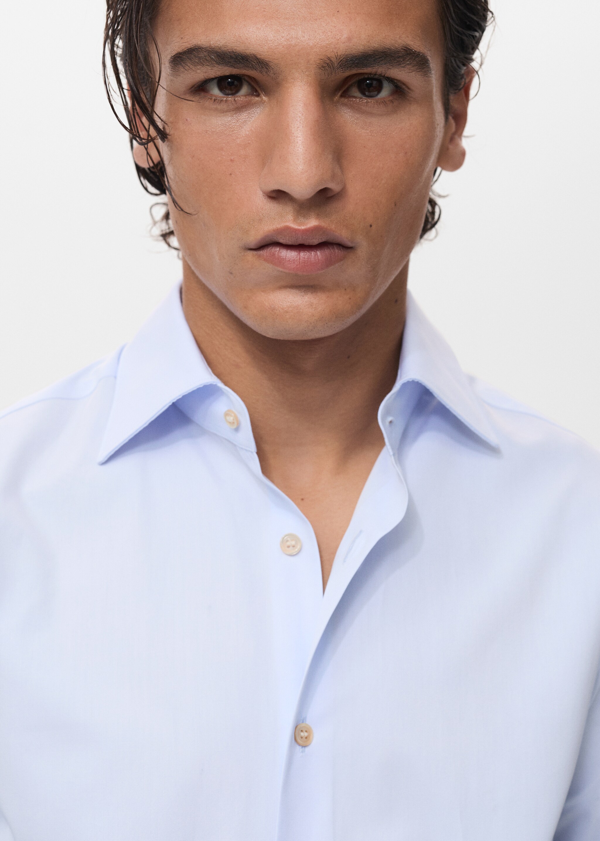 Slim fit overhemd van 100% katoen - Detail van het artikel 1, Blauw. Ref: 87067899-00.