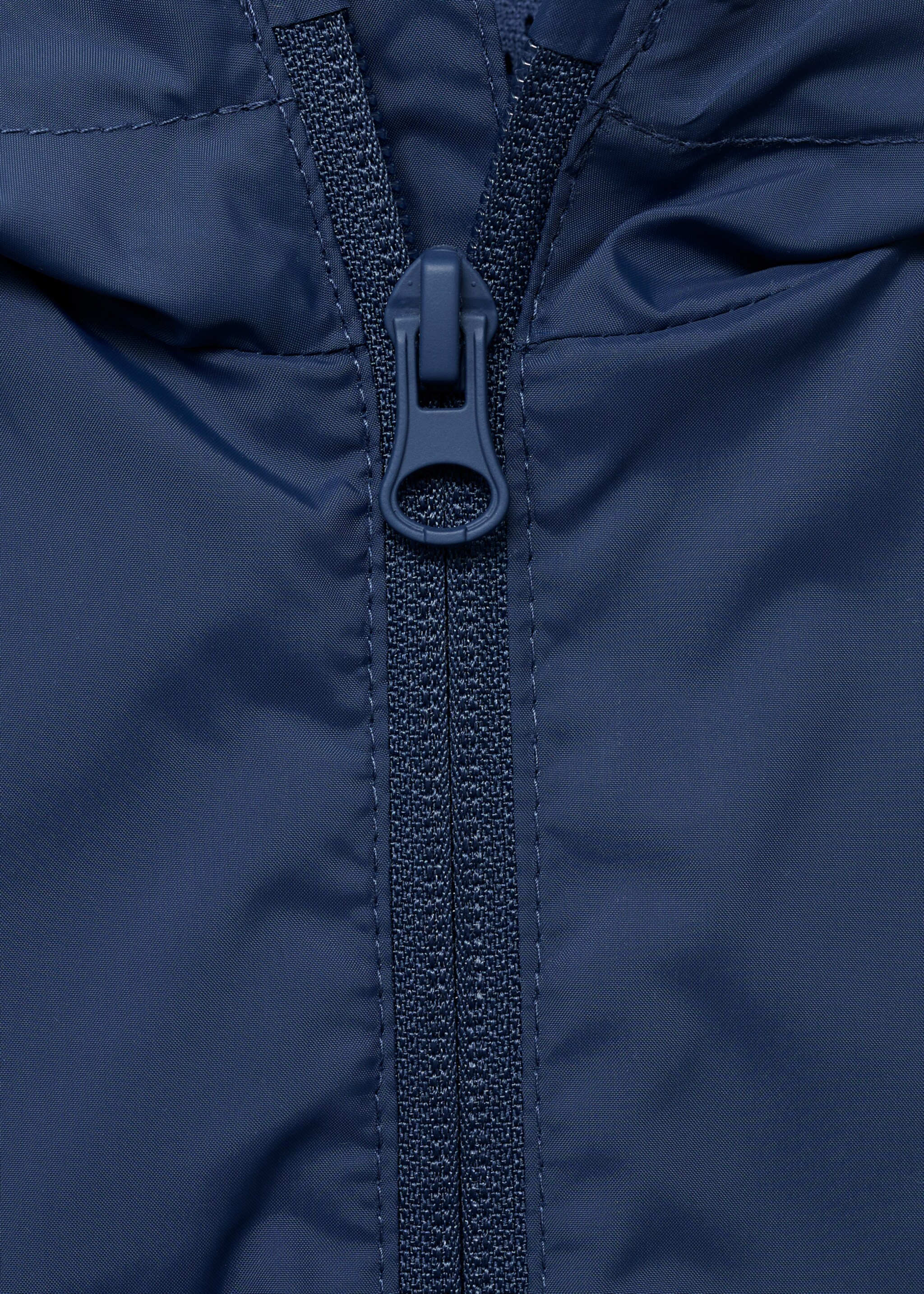 Parka imperméable capuche - Détail de l'article 8, Bleu marine. Ref: 87068266-00.