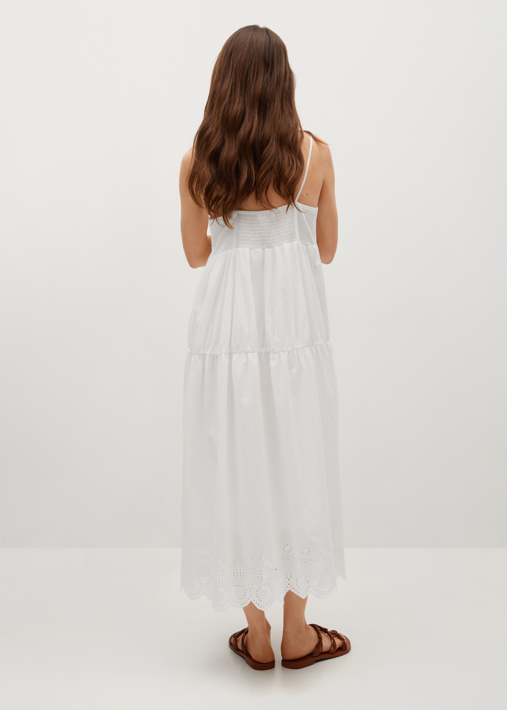 Vestido fluido volantes - Reverso del artículo