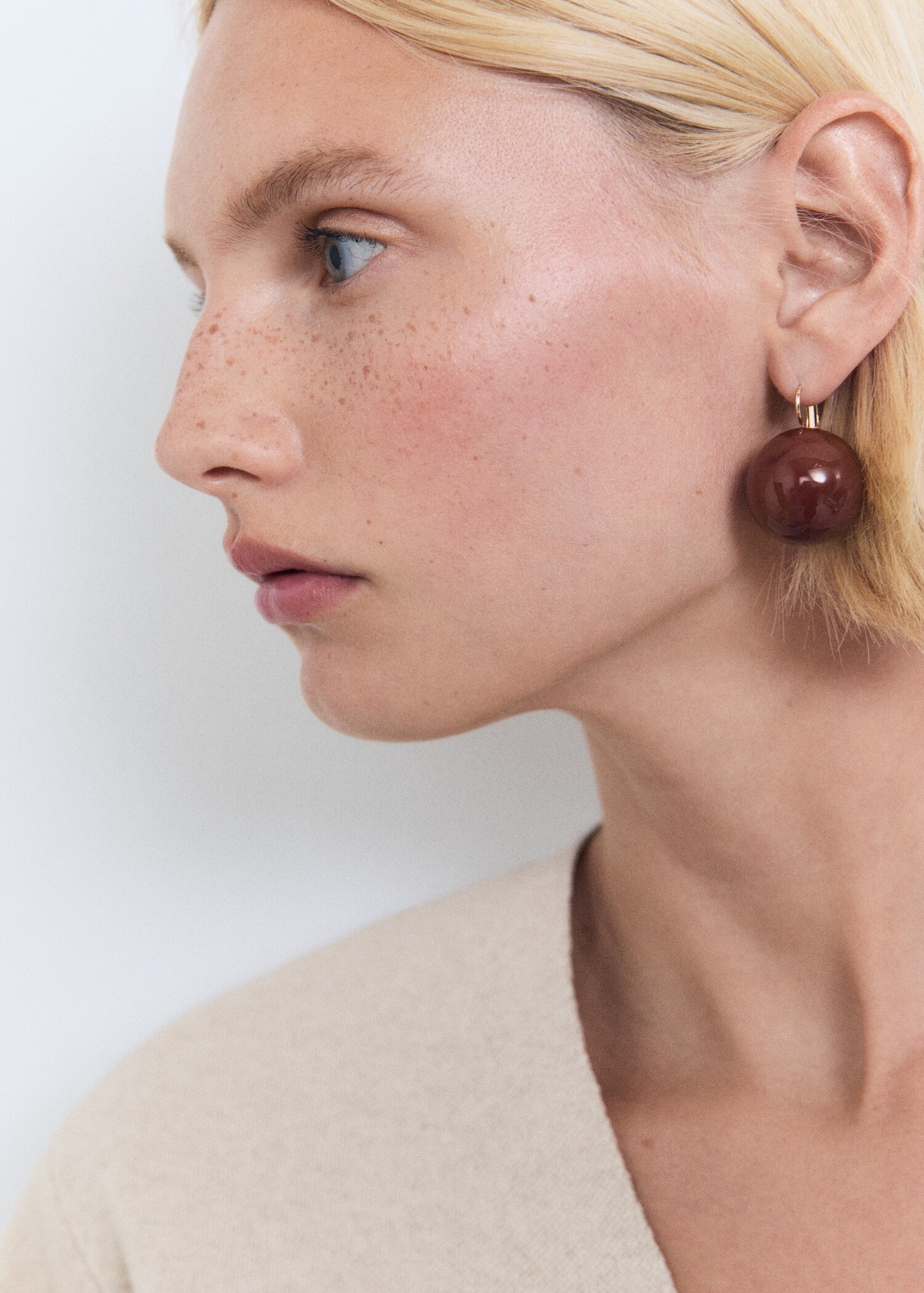 Fine-knit jacket with jewel buttons - Details of the article 1