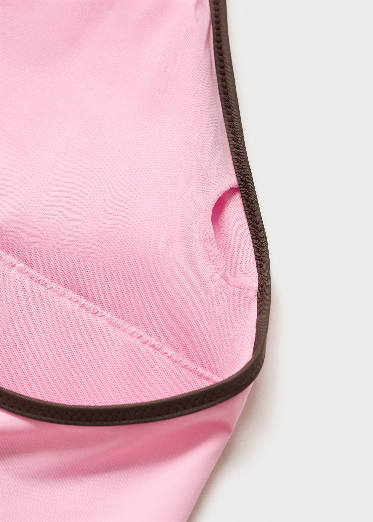 Bañador escote pico ribete contraste - Detalle del artículo 8