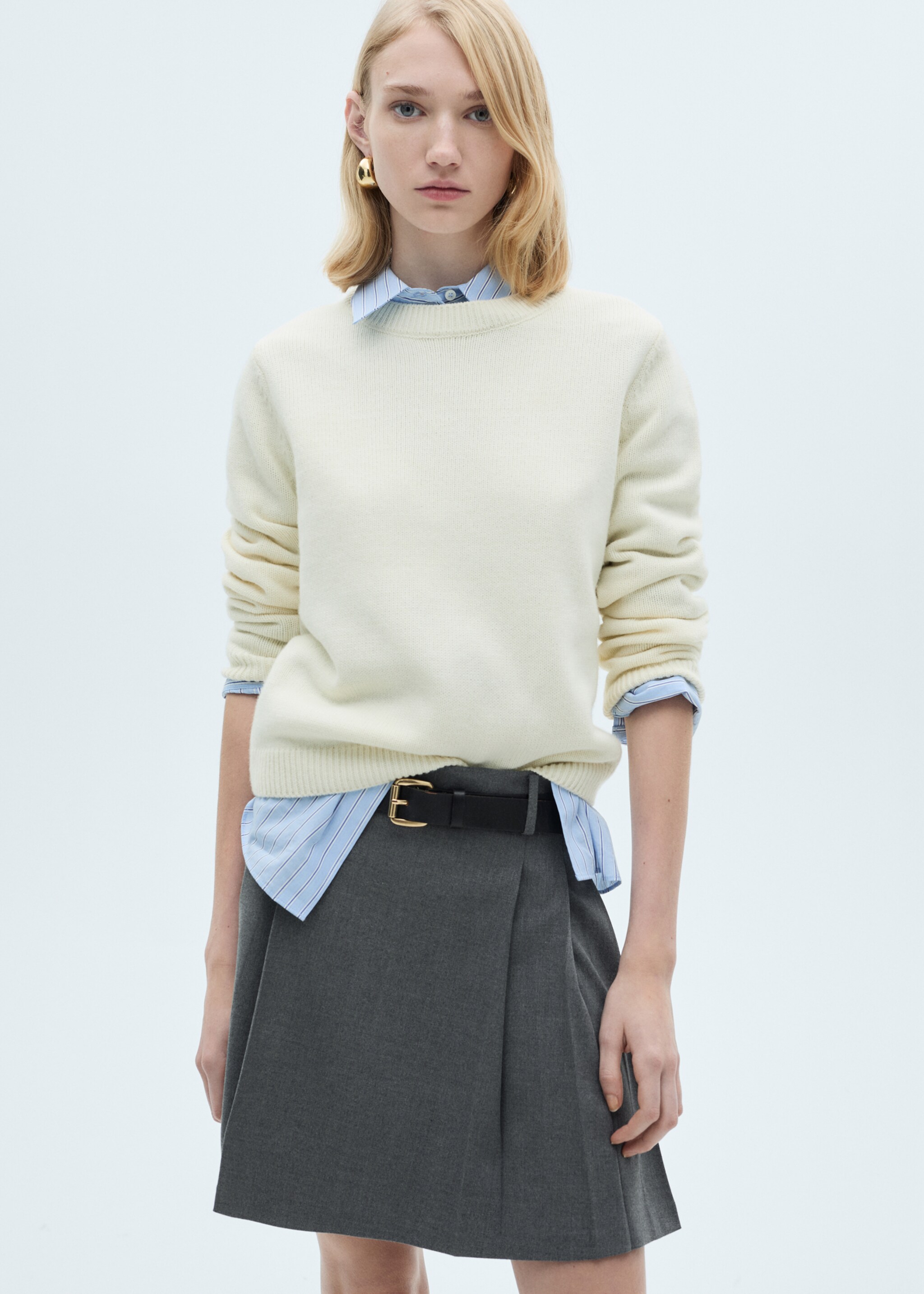 Pleated mini-skirt - Details of the article 1, Grey. Ref: 87070421-00.