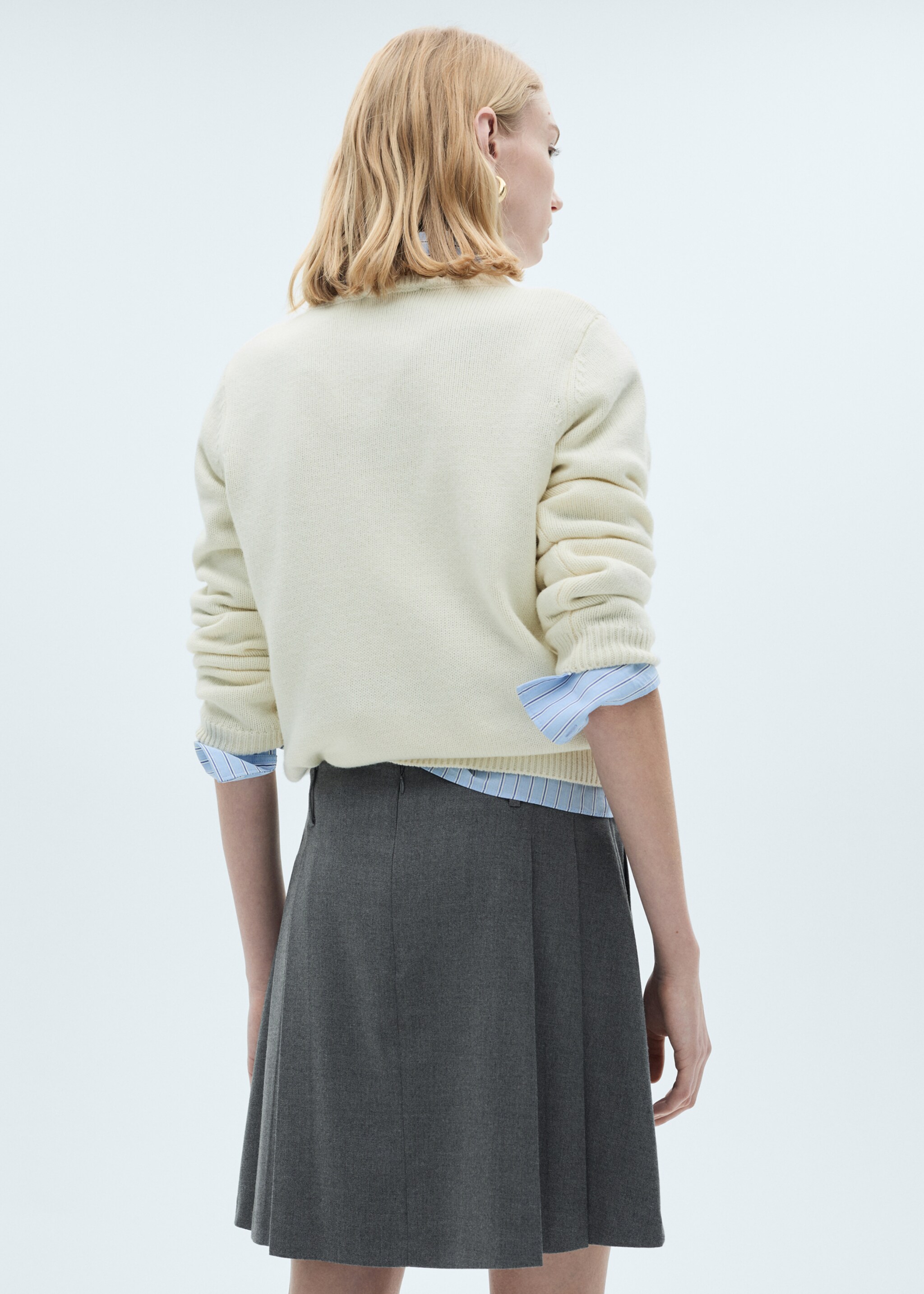 Pleated mini-skirt - Reverse of the article, Grey. Ref: 87070421-00.