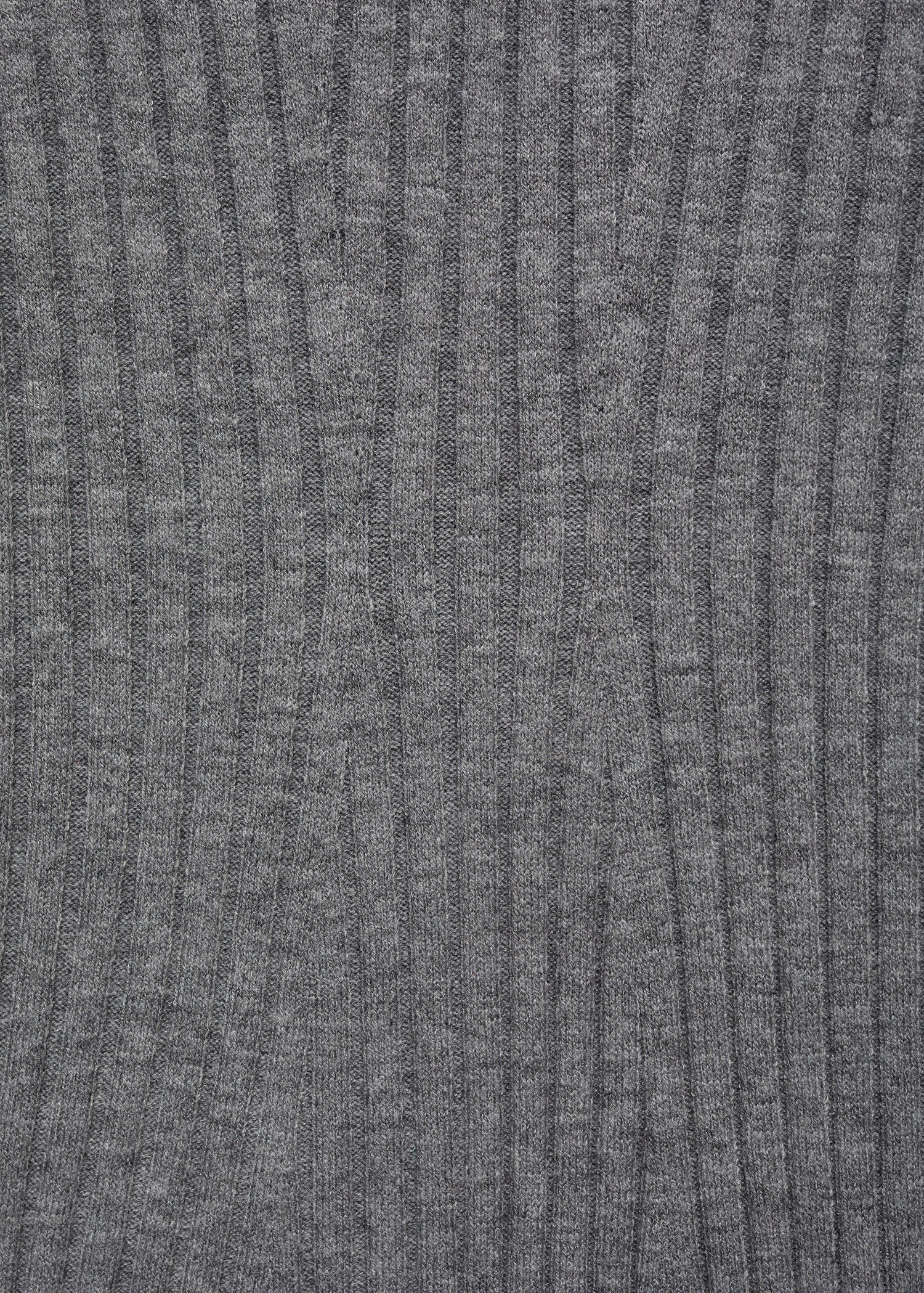 Ausgestelltes Strickkleid mit halbhohem Kragen - Detail des Artikels 0