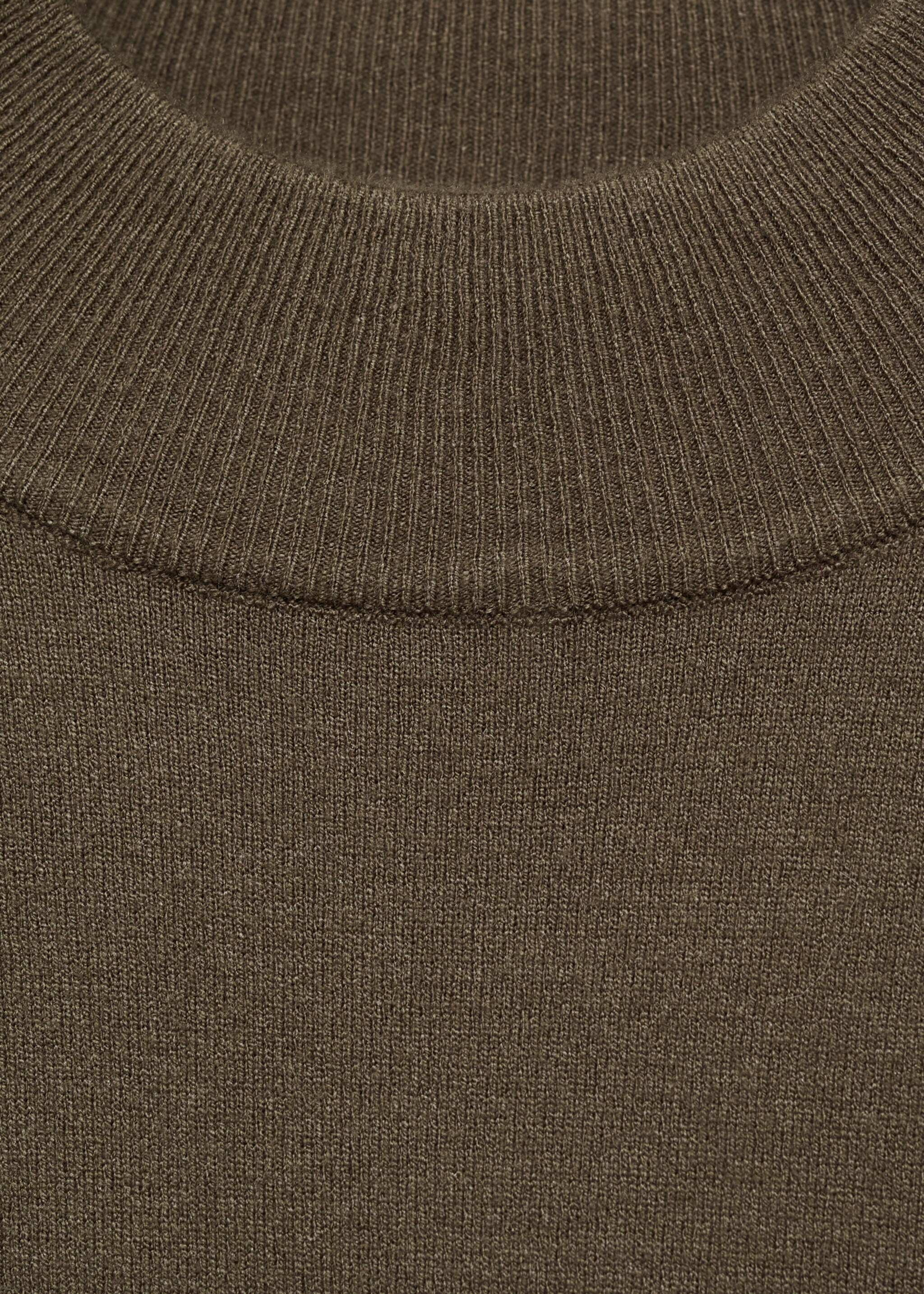 Perkins-neck knitted dress - Details of the article 8, Khaki. Ref: 87070425-00.